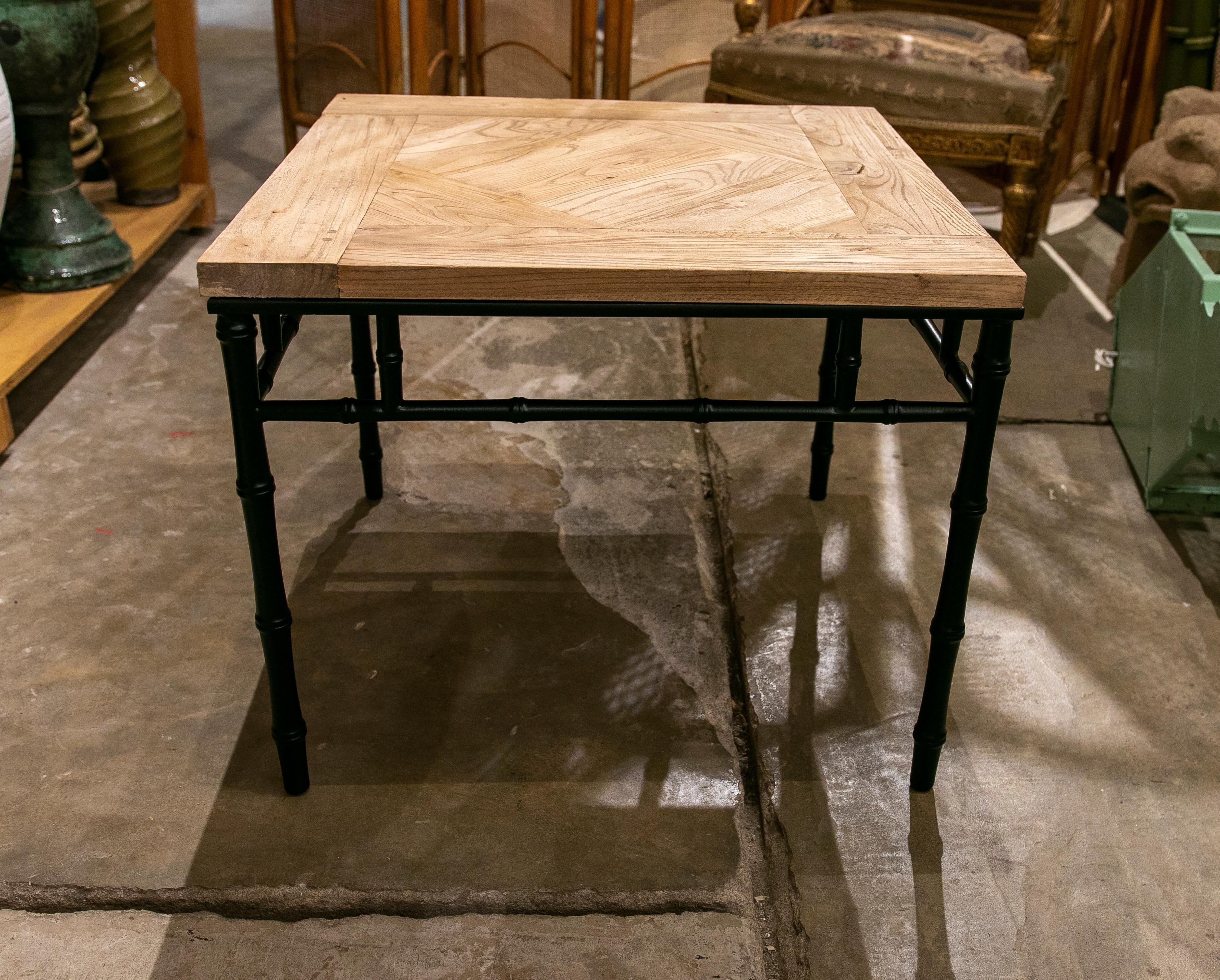 Spanish Coffee Table with Iron Base Imitating Bamboo and Antique Elm Tabletop In Good Condition For Sale In Marbella, ES
