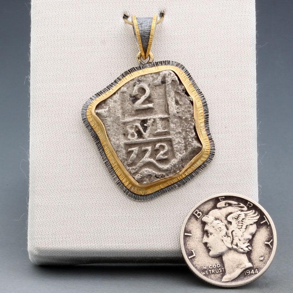 Pendentif en or 18K Coloni 1772 2 Real Cob Coin Sterling Neuf - En vente à Soquel, CA