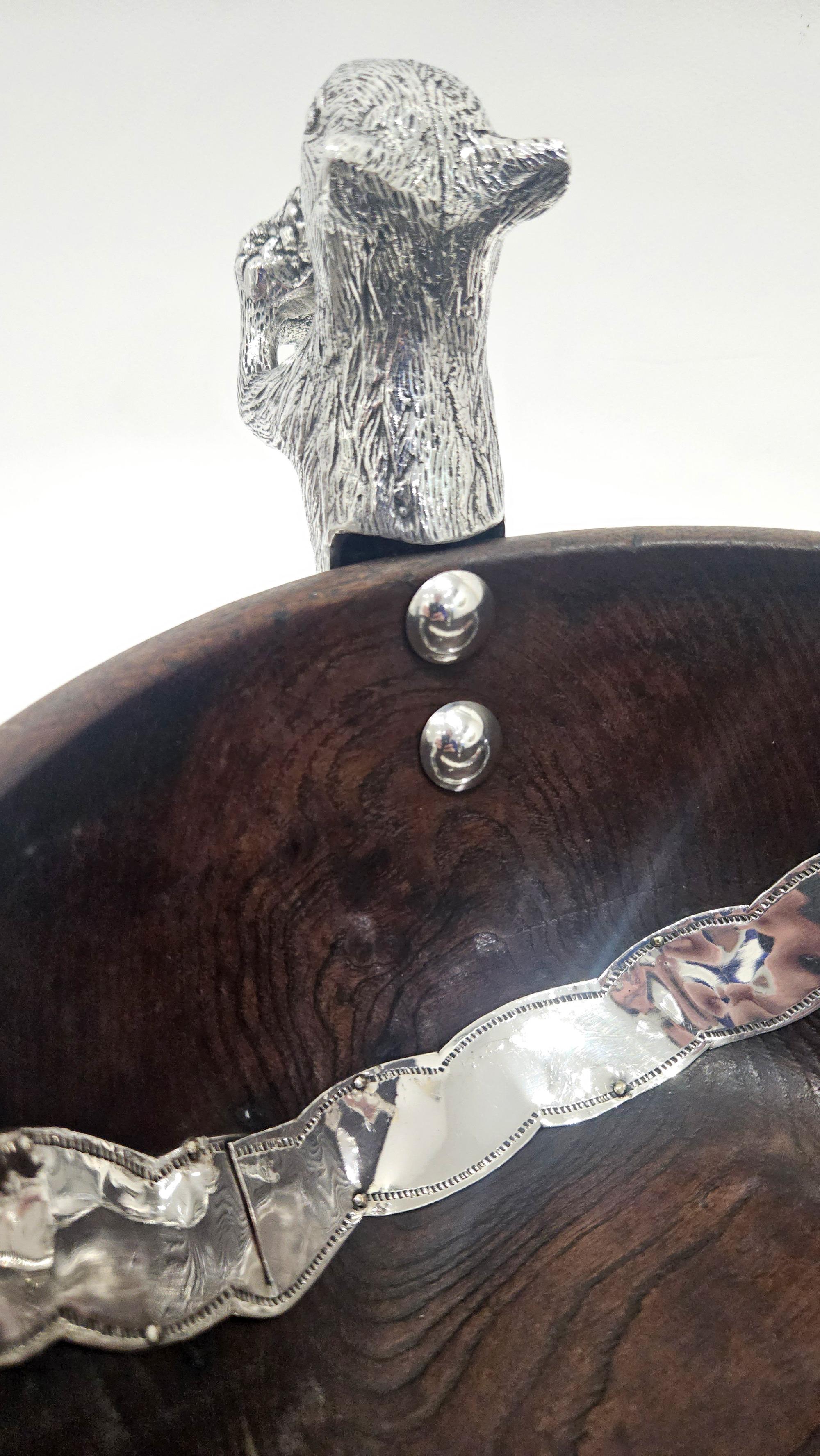 Ciotola in Wood del XVIII secolo in stile coloniale spagnolo con montatura a scoiattolo placcata in argento, 1950 in vendita 2