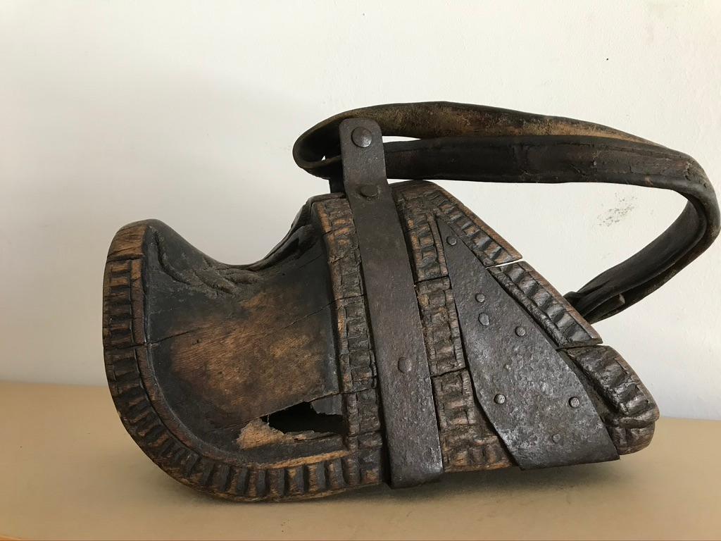 Spanish Colonial Carved Wood and Iron Stirrups For Sale 2