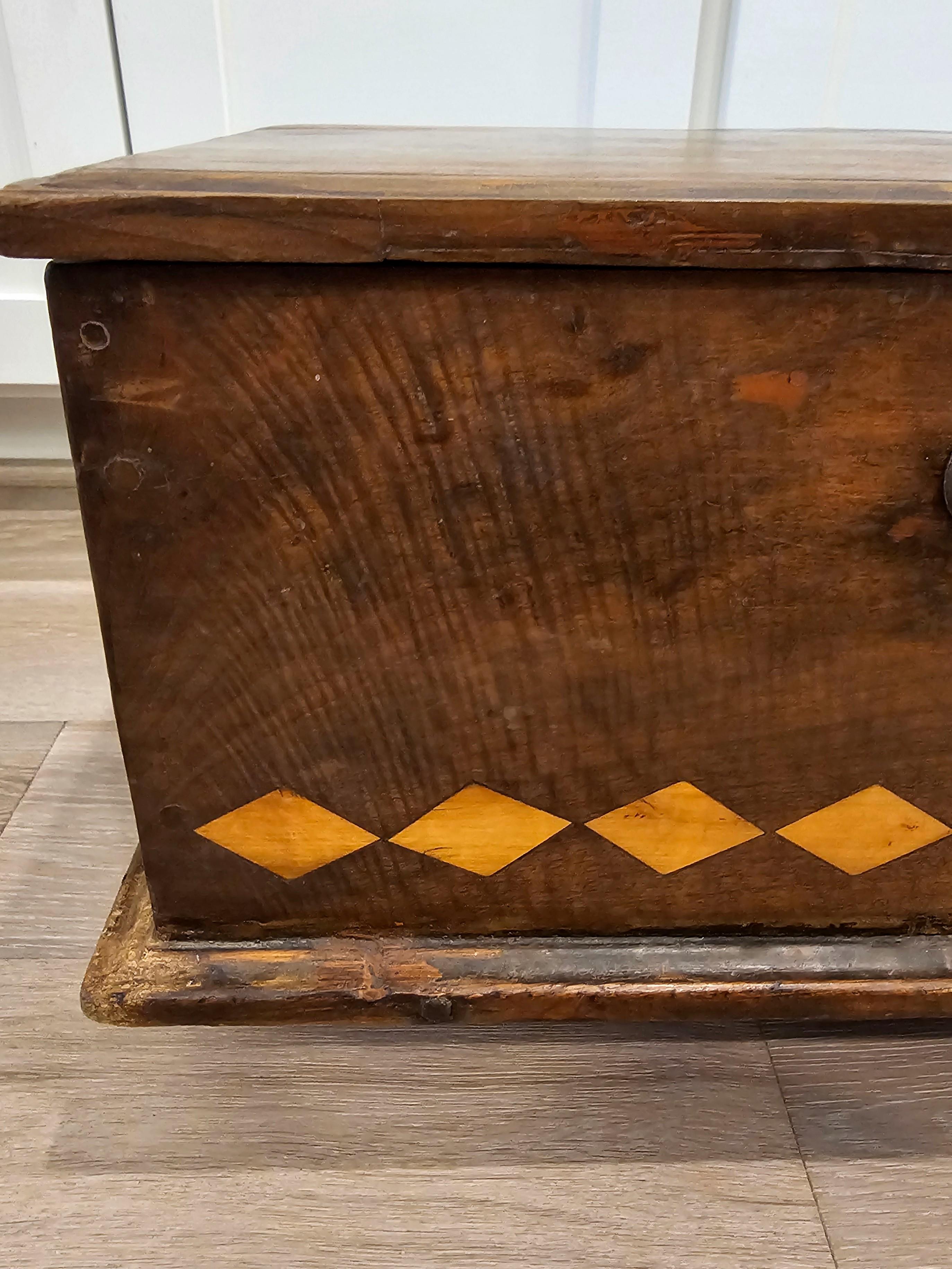 Spanish Colonial Era 18th/19th Century Inlaid Cedar Wooden Chest Box Trunk For Sale 4