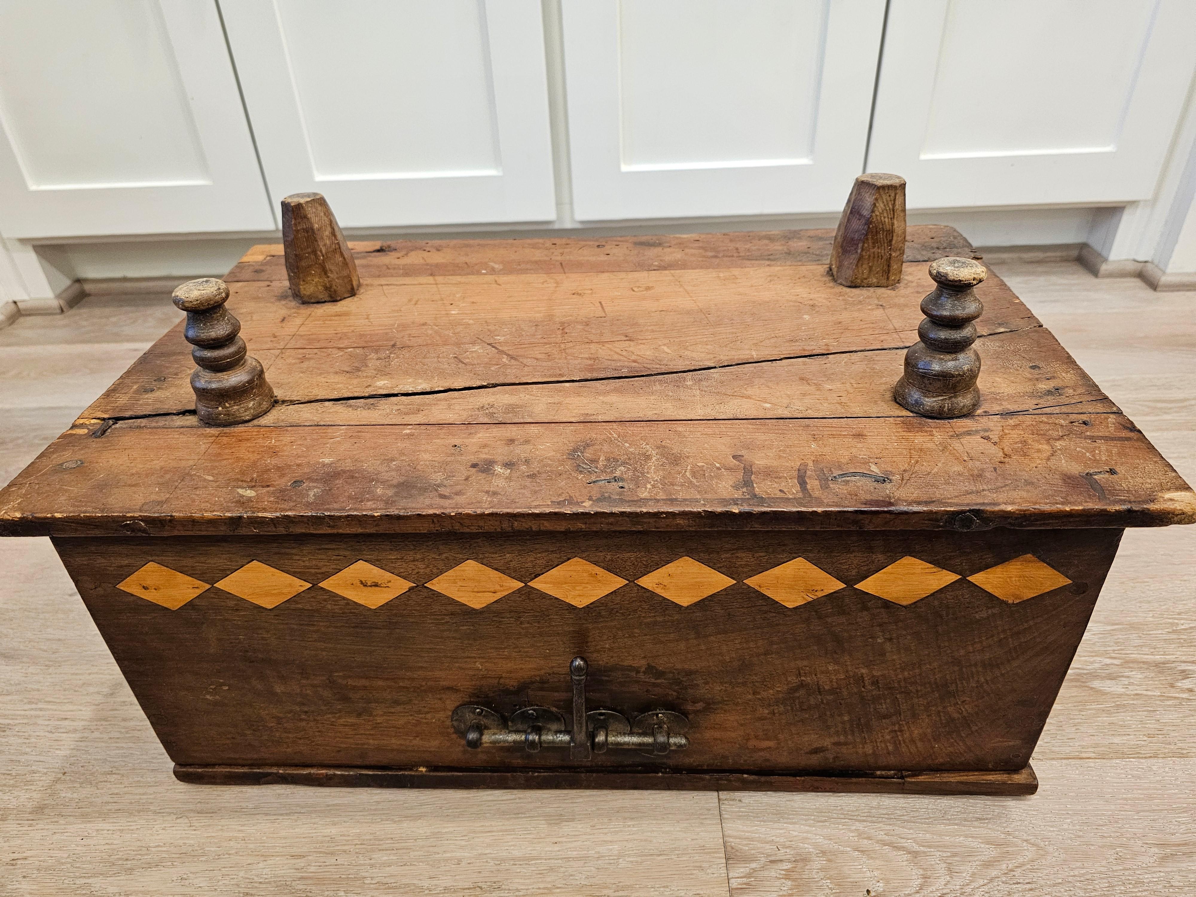 Spanish Colonial Era 18th/19th Century Inlaid Cedar Wooden Chest Box Trunk For Sale 8