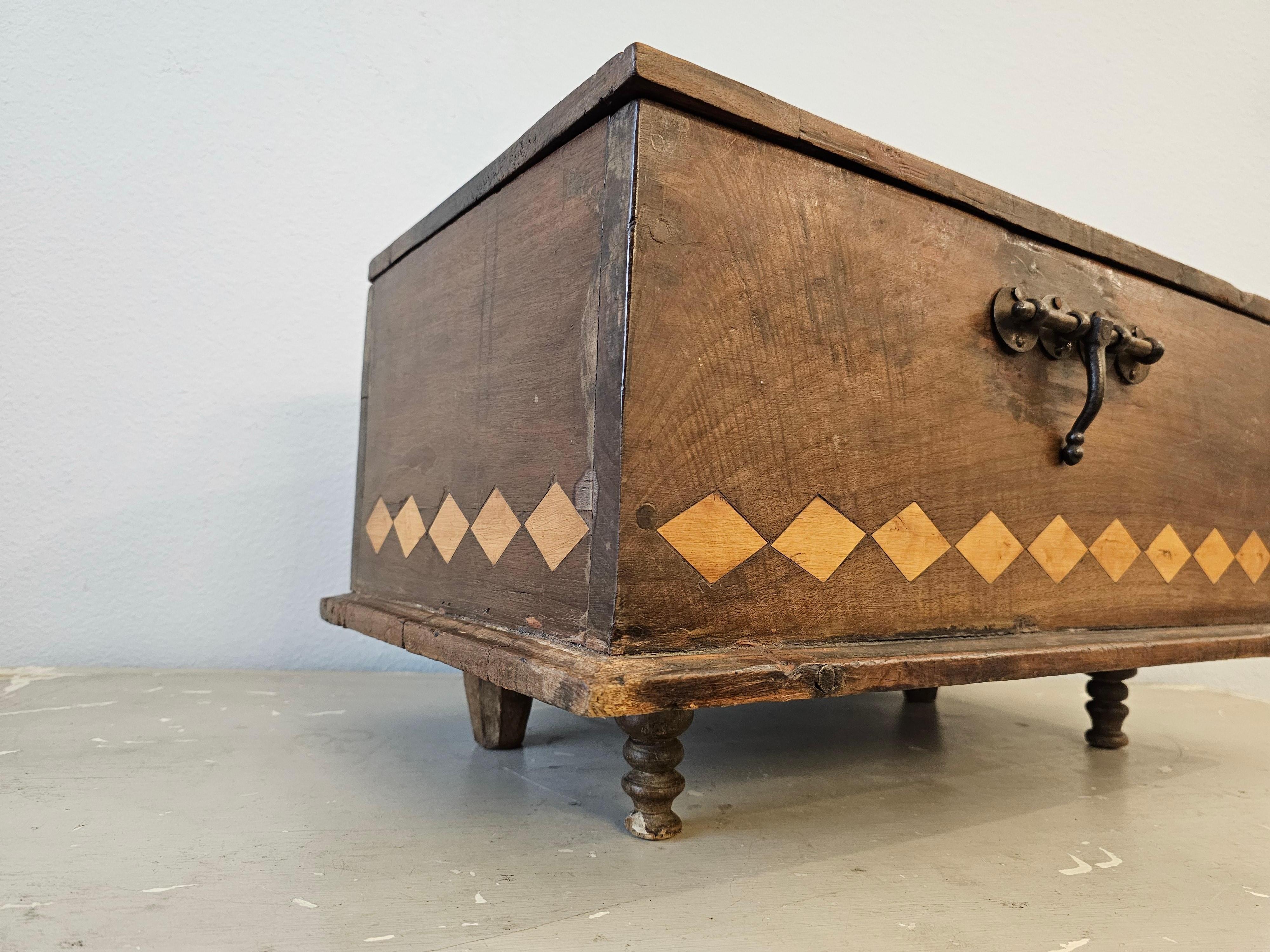 Spanish Colonial Era 18th/19th Century Inlaid Cedar Wooden Chest Box Trunk For Sale 11