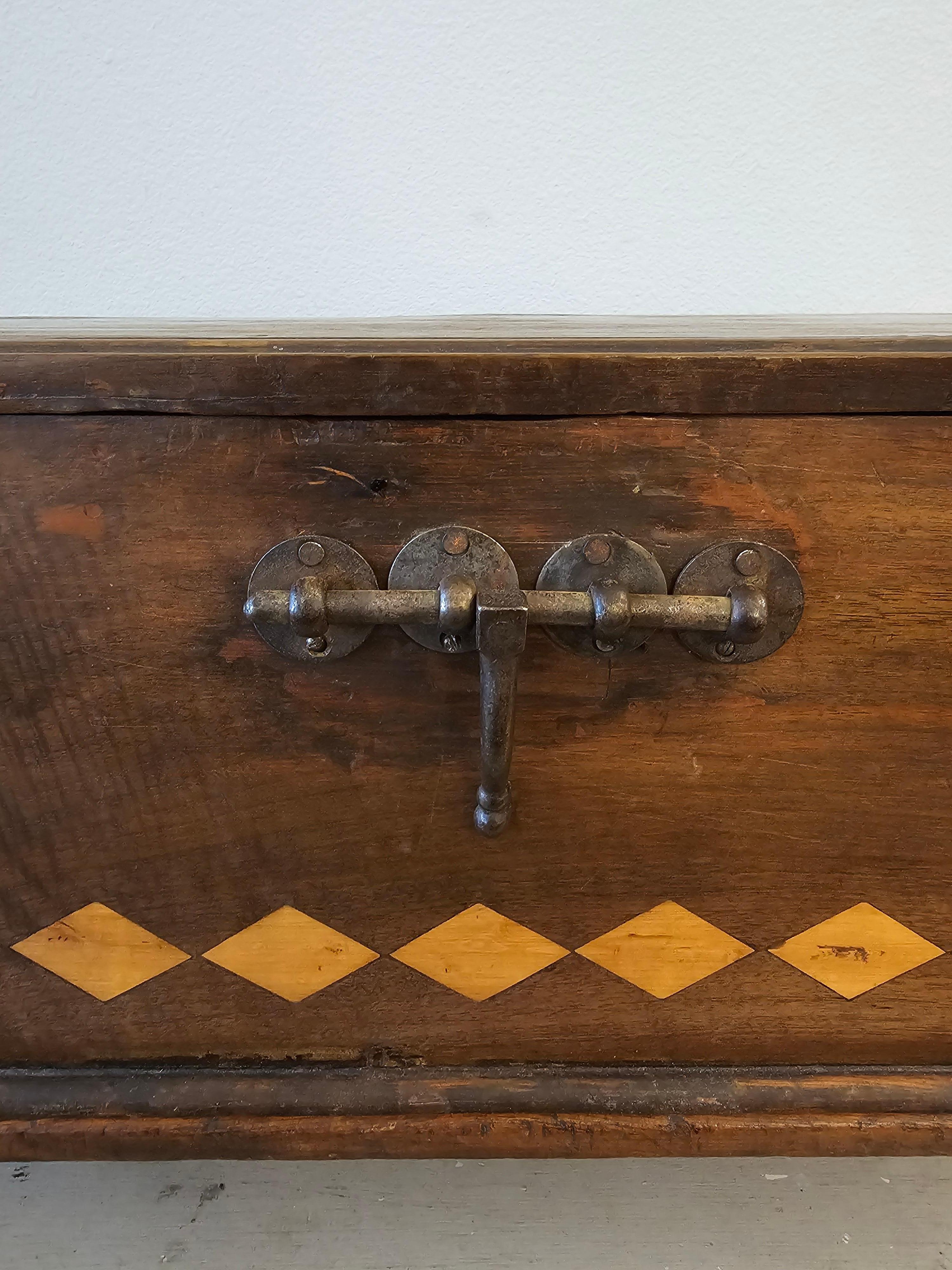 Spanish Colonial Era 18th/19th Century Inlaid Cedar Wooden Chest Box Trunk For Sale 12