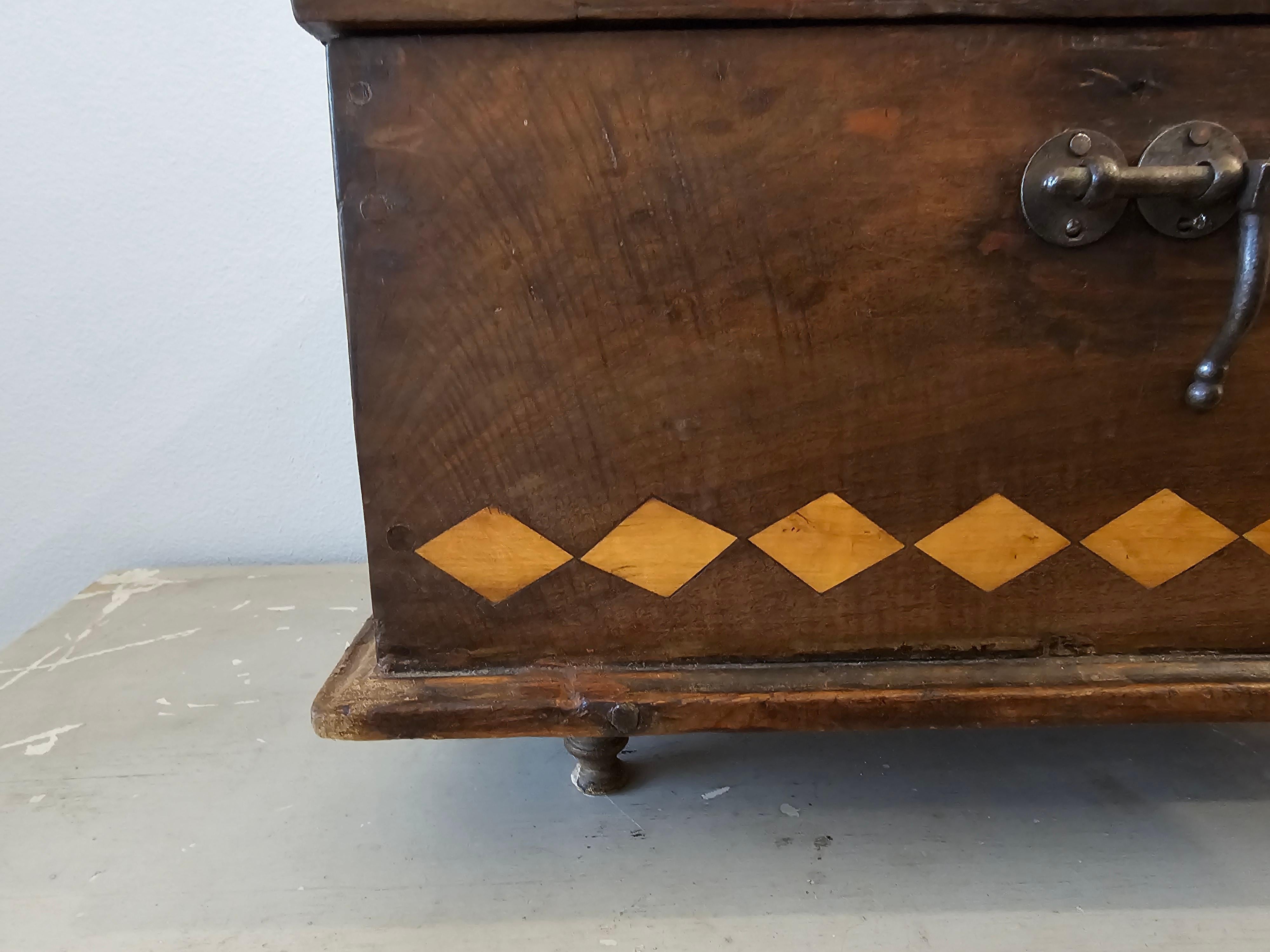 Spanish Colonial Era 18th/19th Century Inlaid Cedar Wooden Chest Box Trunk For Sale 13