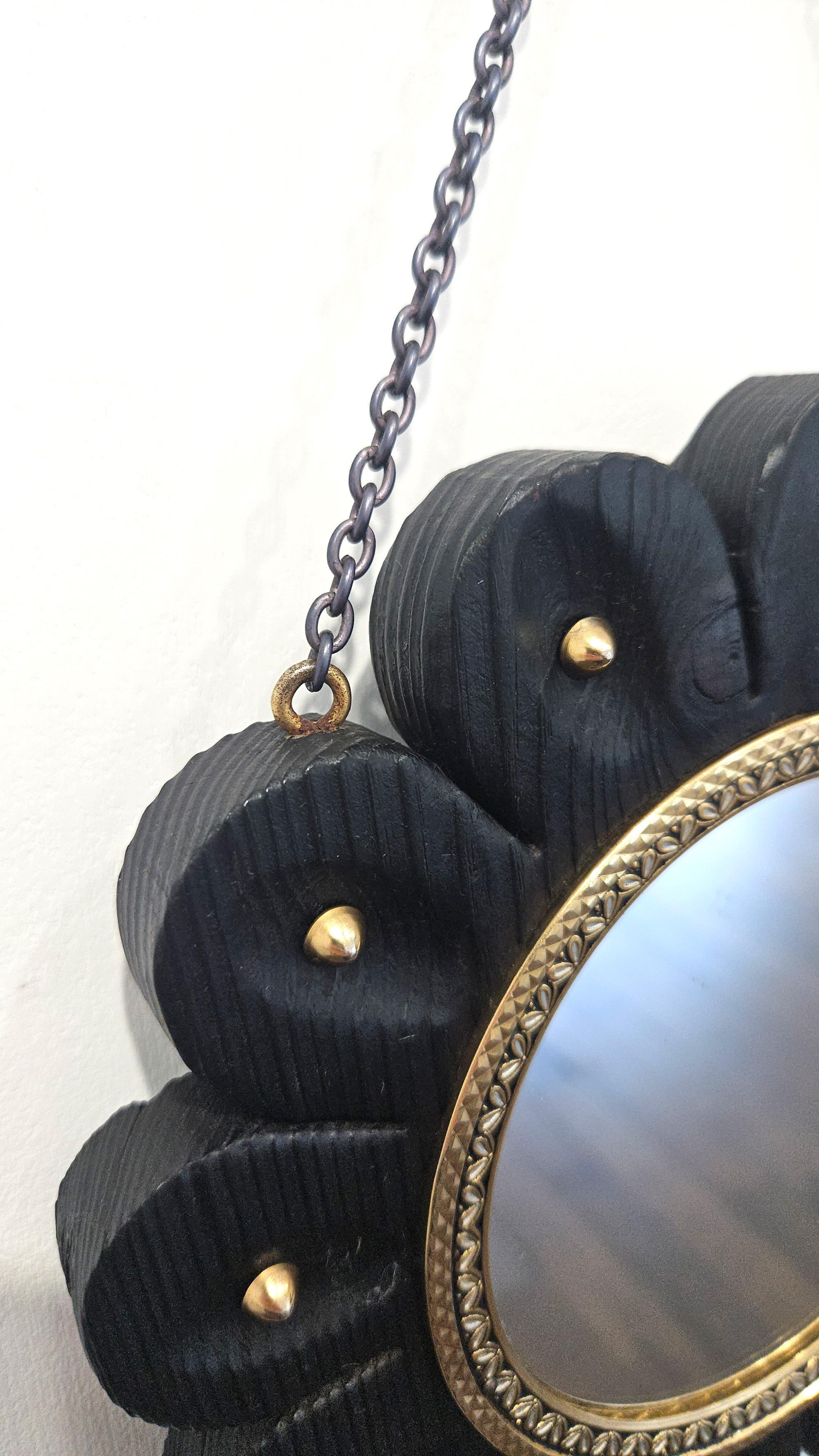 20ième siècle Miroir colonial espagnol en forme de fleur avec cadre en damasquine de Tolède, Espagne, c.1950 en vente