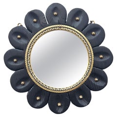 Miroir colonial espagnol en forme de fleur avec cadre en damasquine de Tolède, Espagne, c.1950