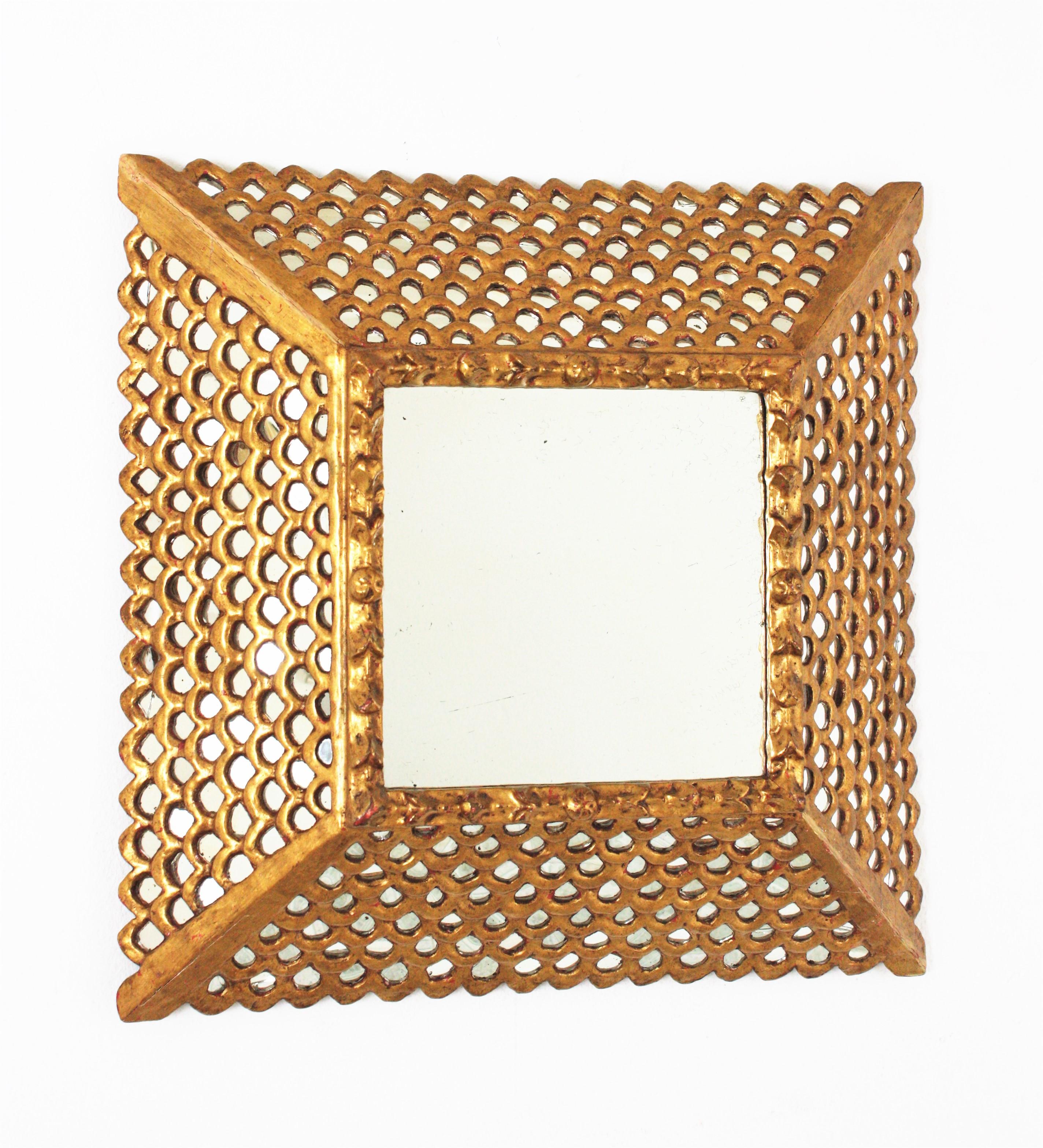 Miroir colonial espagnol en bois doré sculpté avec incrustations de mosaïque en vente 4