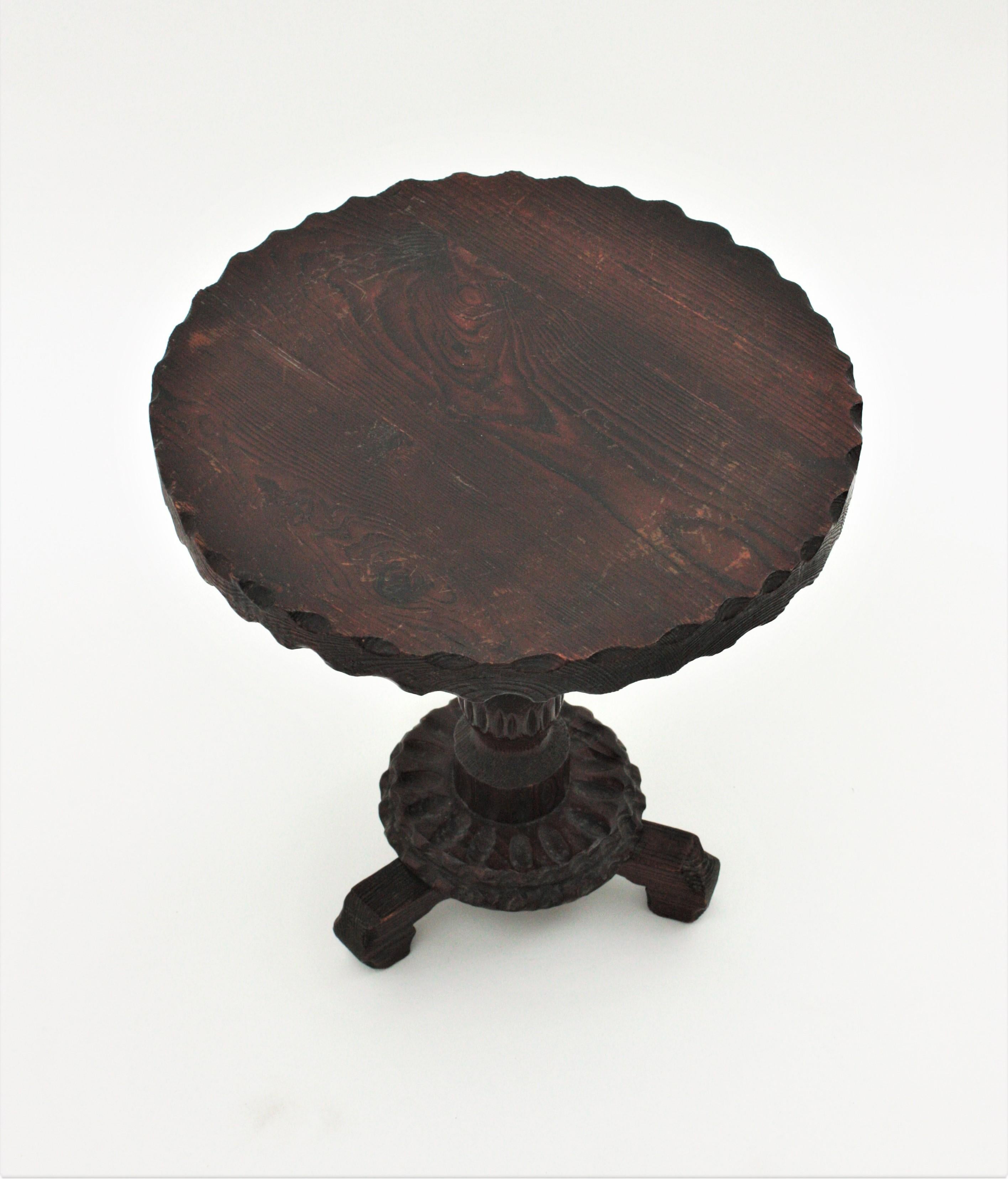 Spanish Colonial Gueridon End or Side Table in Carved Wood 7