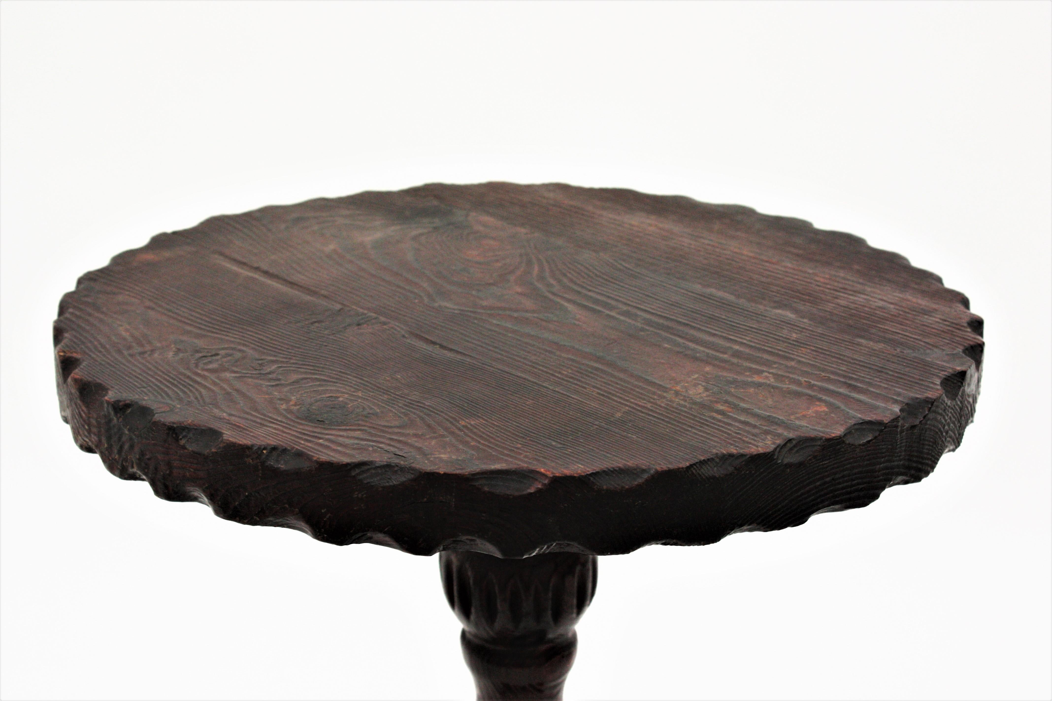 Spanish Colonial Gueridon End or Side Table in Carved Wood 8