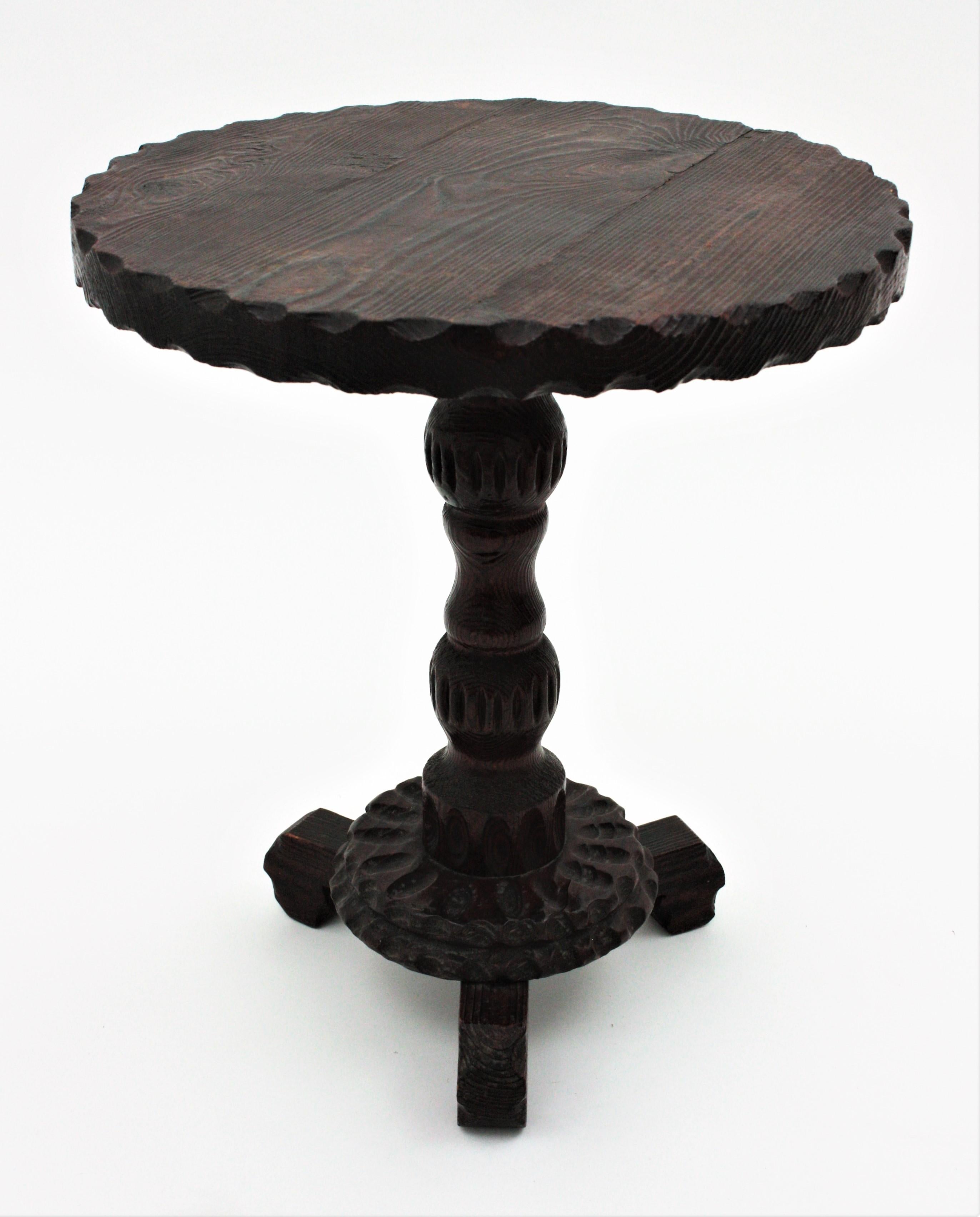 Spanish Colonial Gueridon End or Side Table in Carved Wood 2