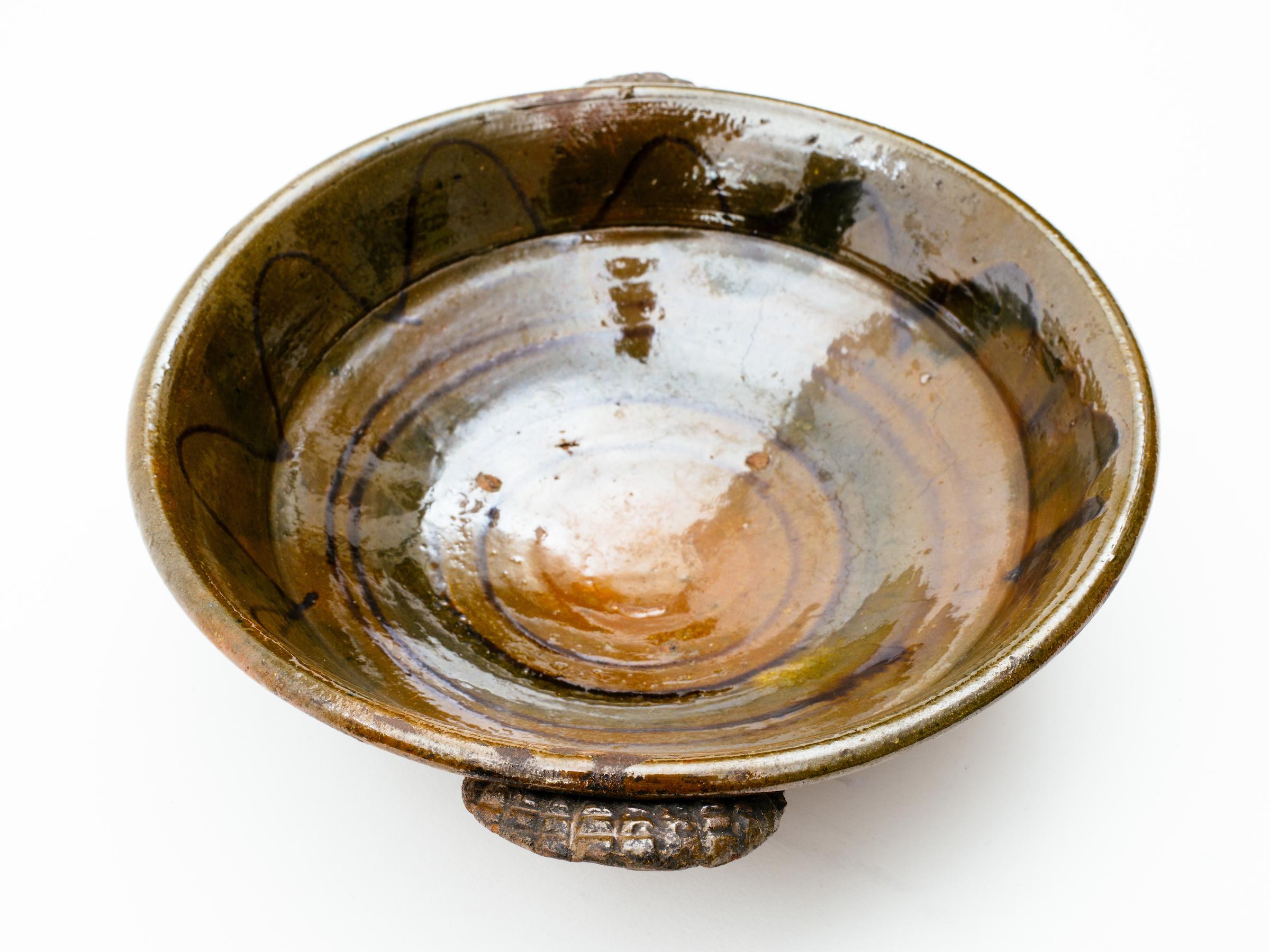 Spanish Colonial Majolica Ceremonial Bowl In Good Condition For Sale In New York, NY
