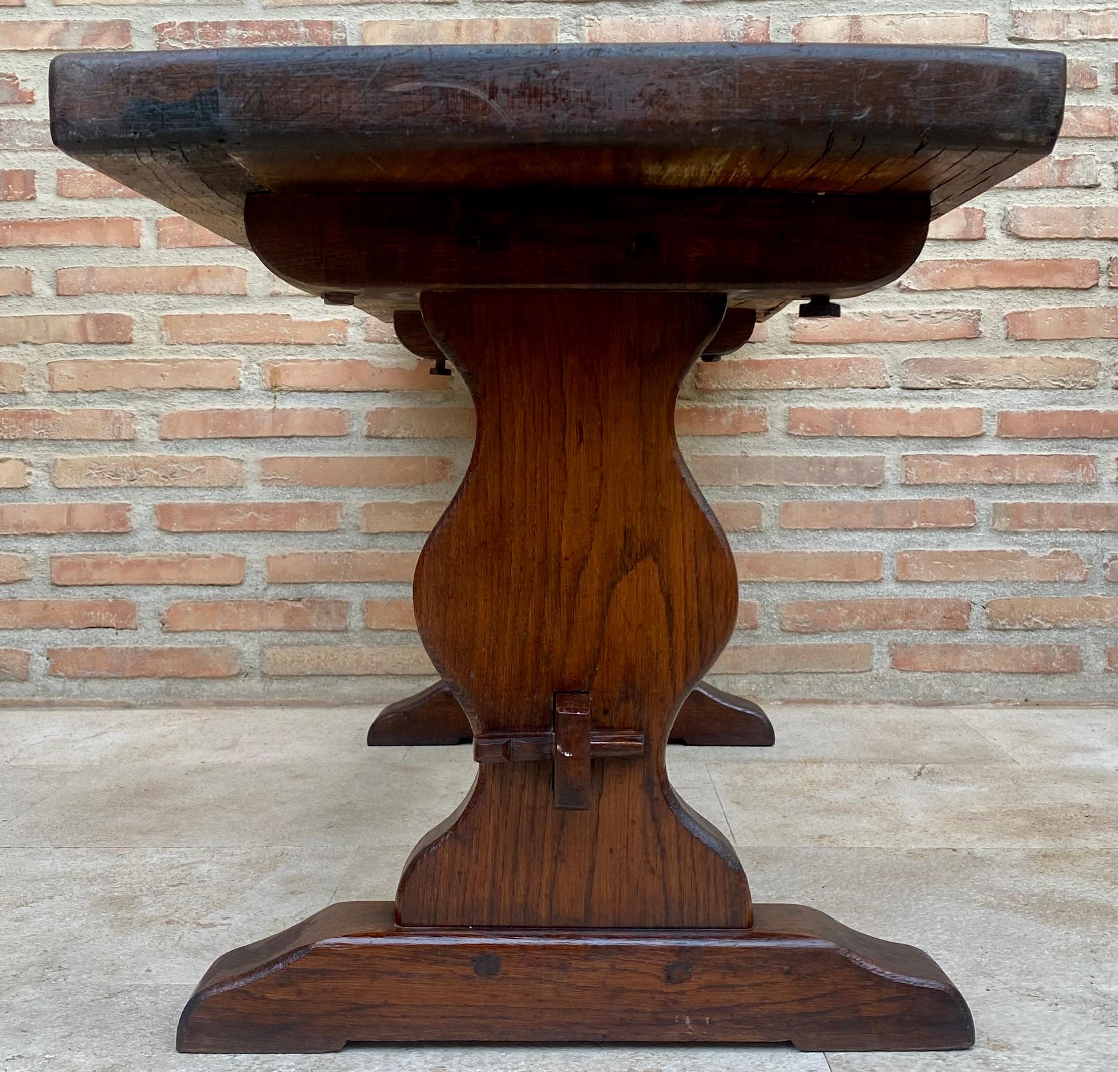 20th Century Spanish Colonial Narrow Walnut Console Table, 1920s For Sale