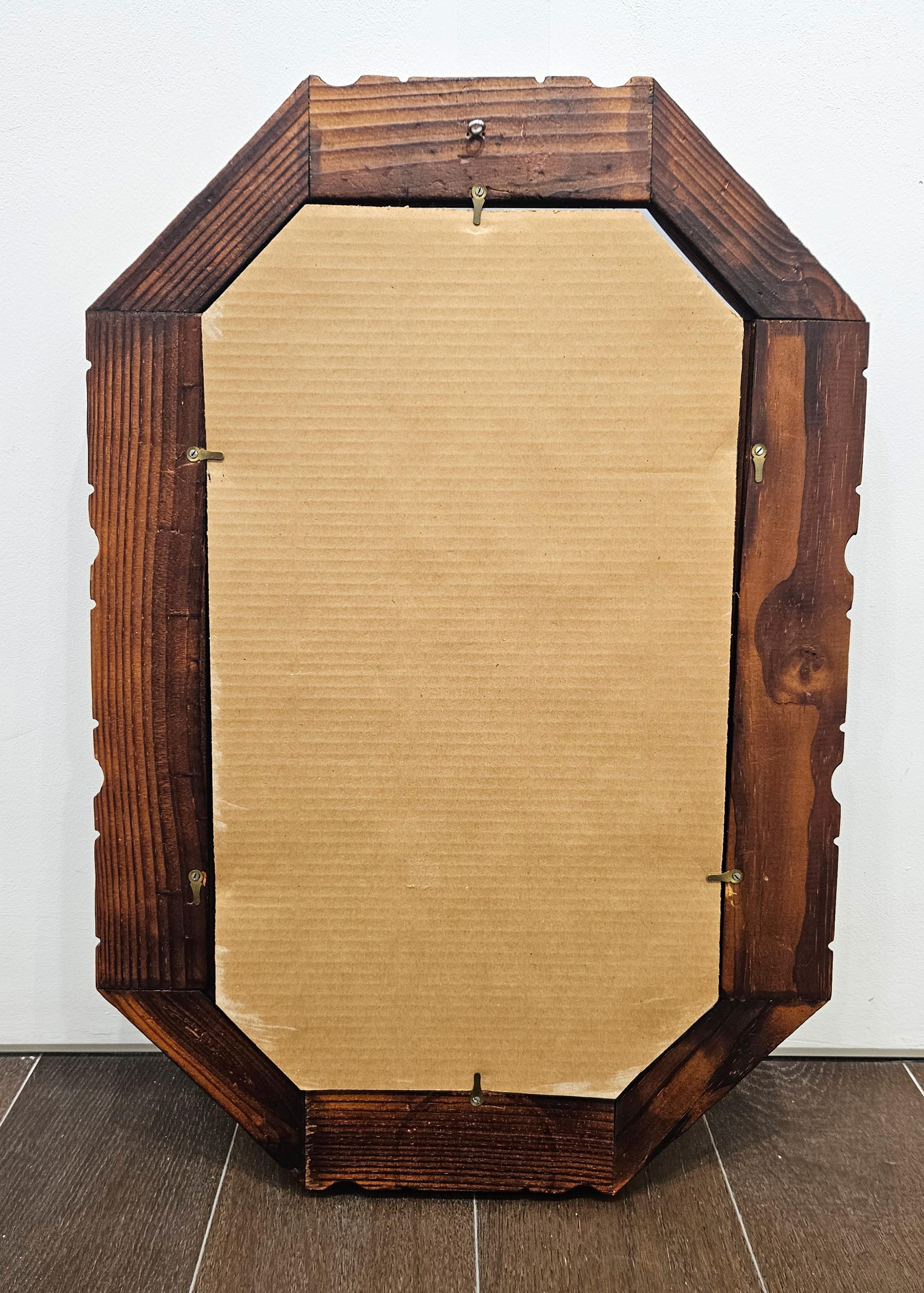 Espejo de pared colonial español octogonal tallado a mano de estilo medieval, España, c 1940 en venta 4