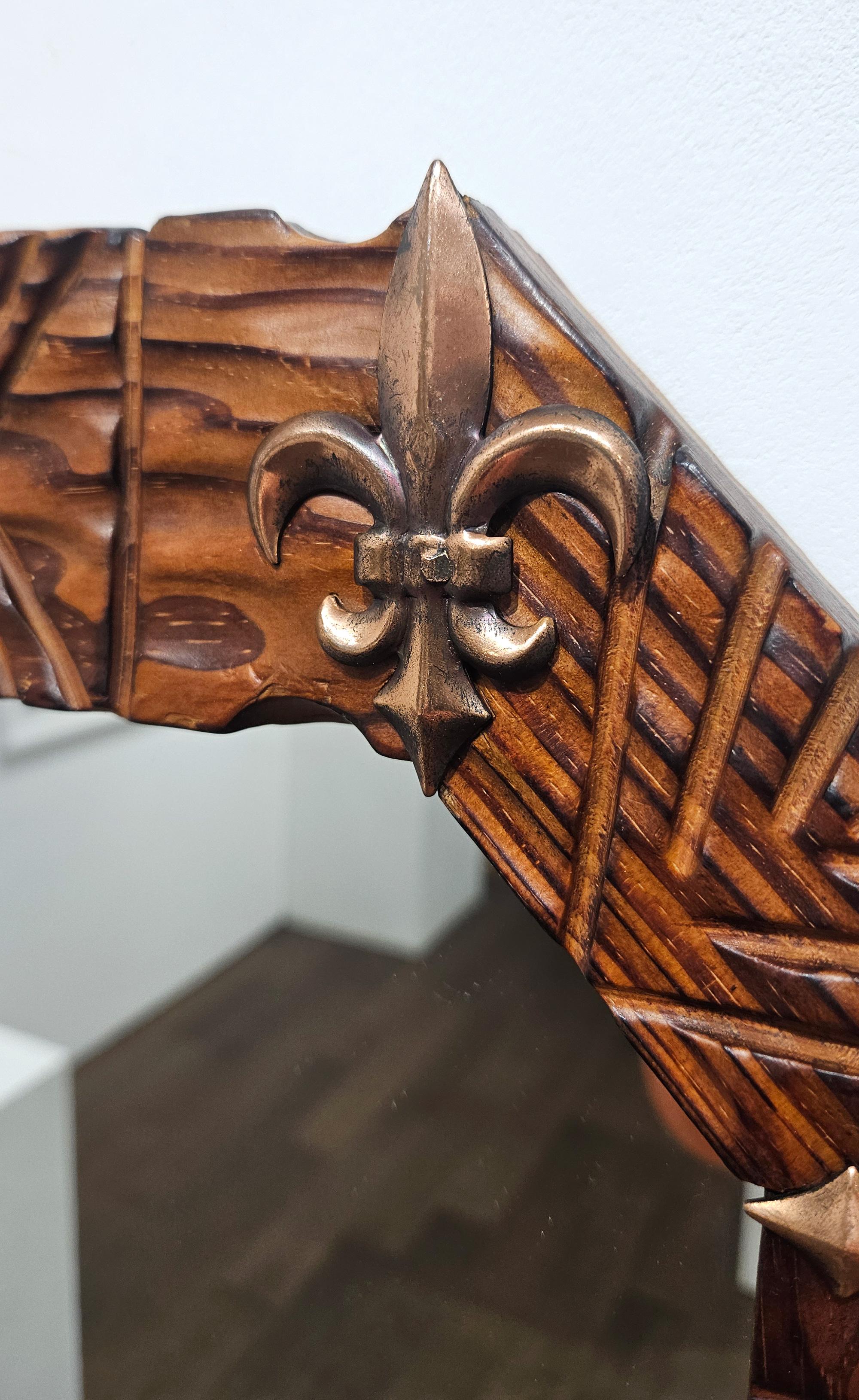 Espejo de pared colonial español octogonal tallado a mano de estilo medieval, España, c 1940 en Bueno estado para la venta en London, GB