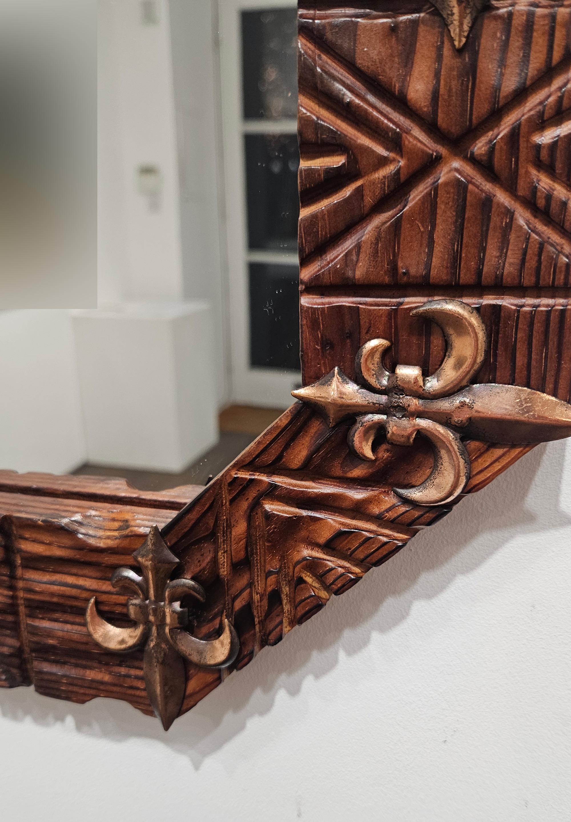 Espejo de pared colonial español octogonal tallado a mano de estilo medieval, España, c 1940 siglo XX en venta