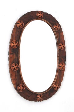 Espejo Oval Colonial Español de Madera Tallada con Flores de Metal Cobreado