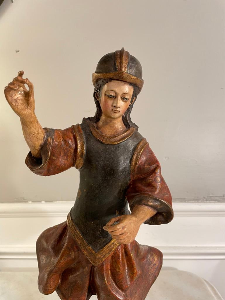 Péruvien Santos de Saint Michel Archange espagnol colonial peint et doré en vente