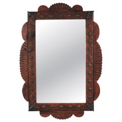 Rechteckiger Spiegel im spanischen Kolonialstil aus geschnitztem Holz mit Eisenbeschlägen