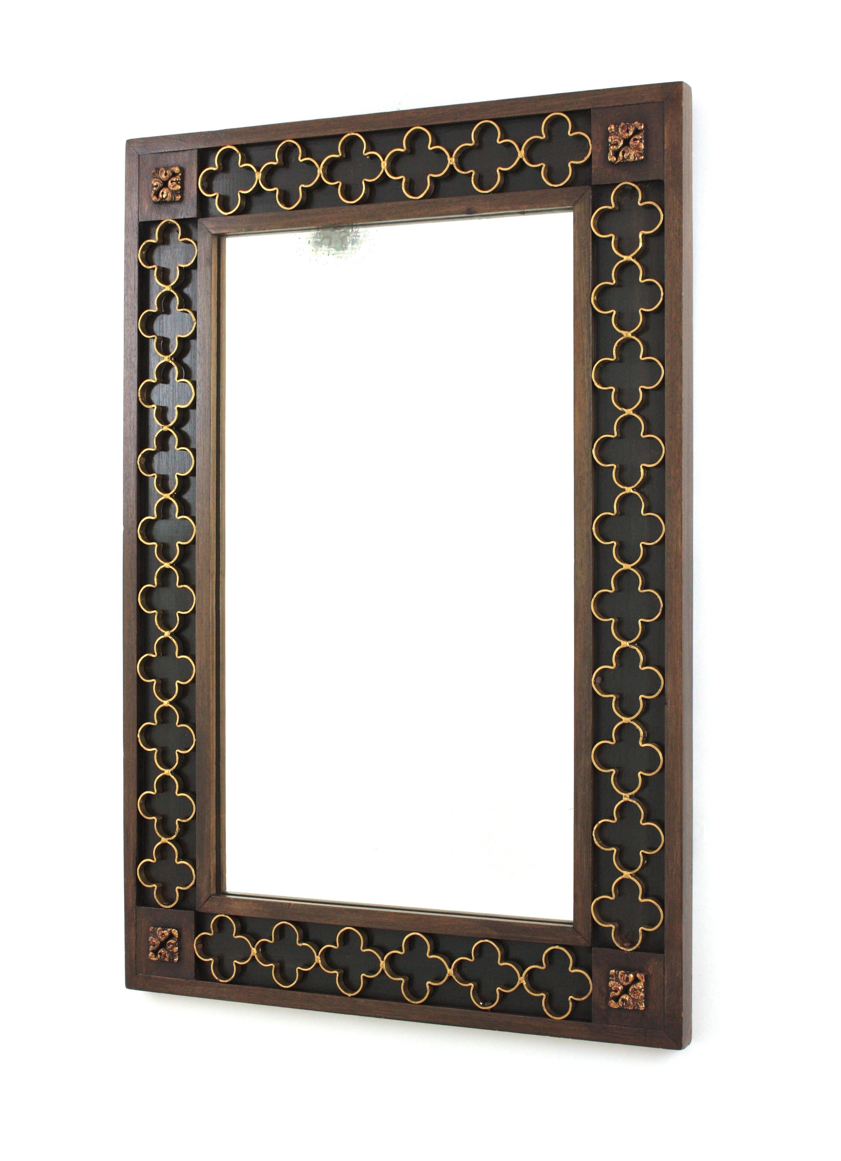 Miroir rectangulaire colonial espagnol avec rosettes en fer doré Cadre vert, années 1950 en vente 3
