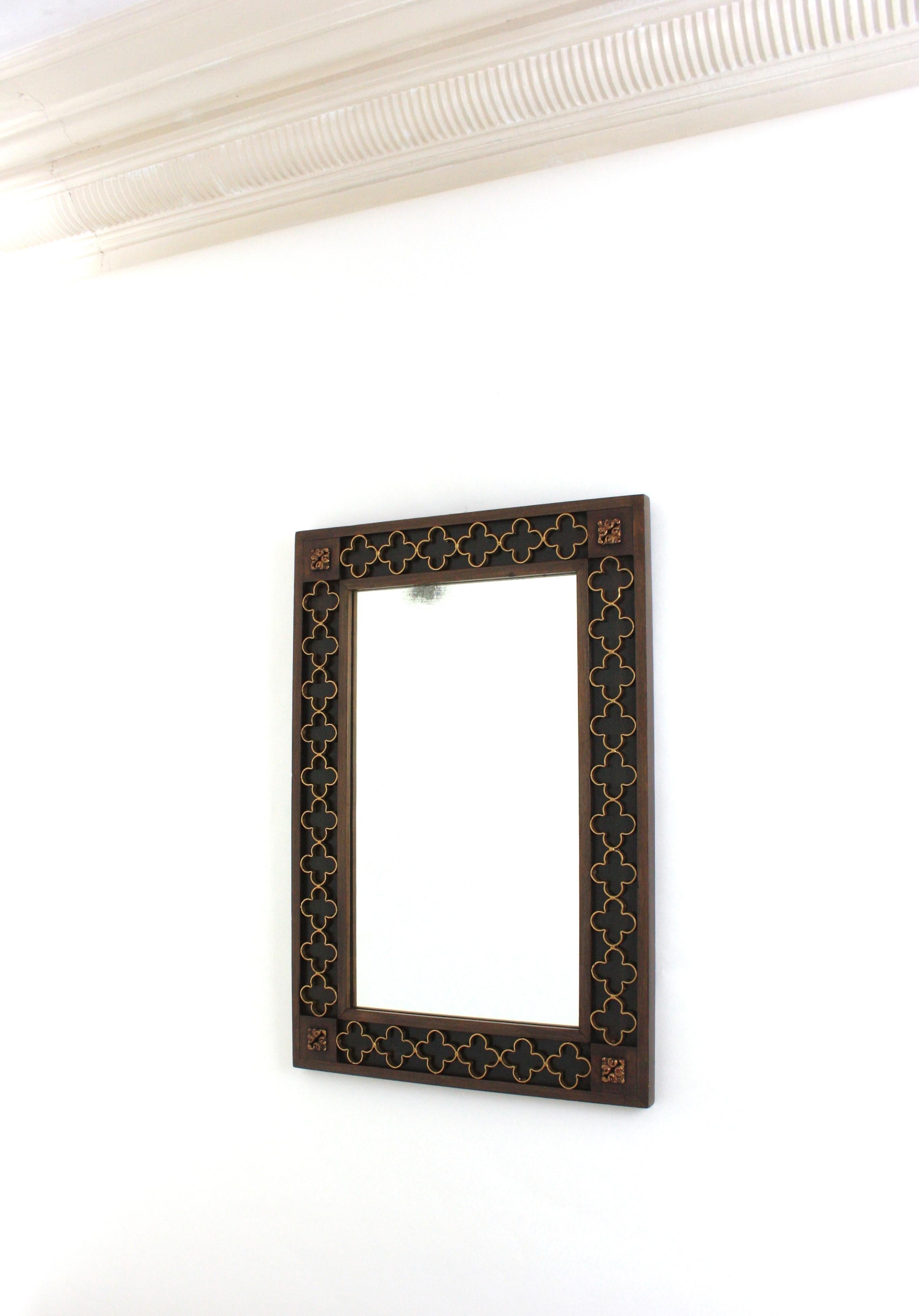 Miroir rectangulaire colonial espagnol avec rosettes en fer doré Cadre vert, années 1950 en vente 4