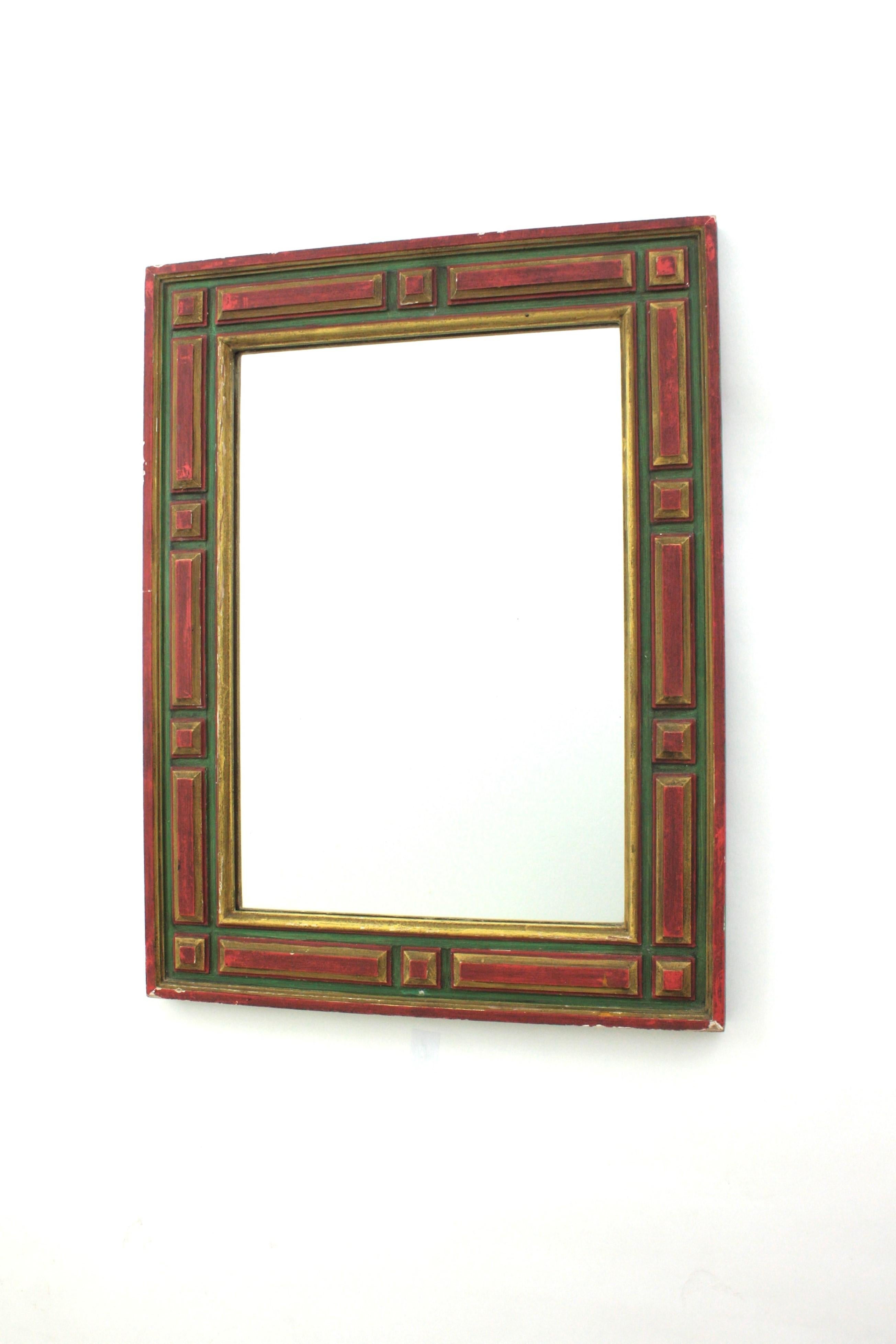 Miroir rectangulaire colonial espagnol à patine polychrome dorée, années 1940 en vente 2