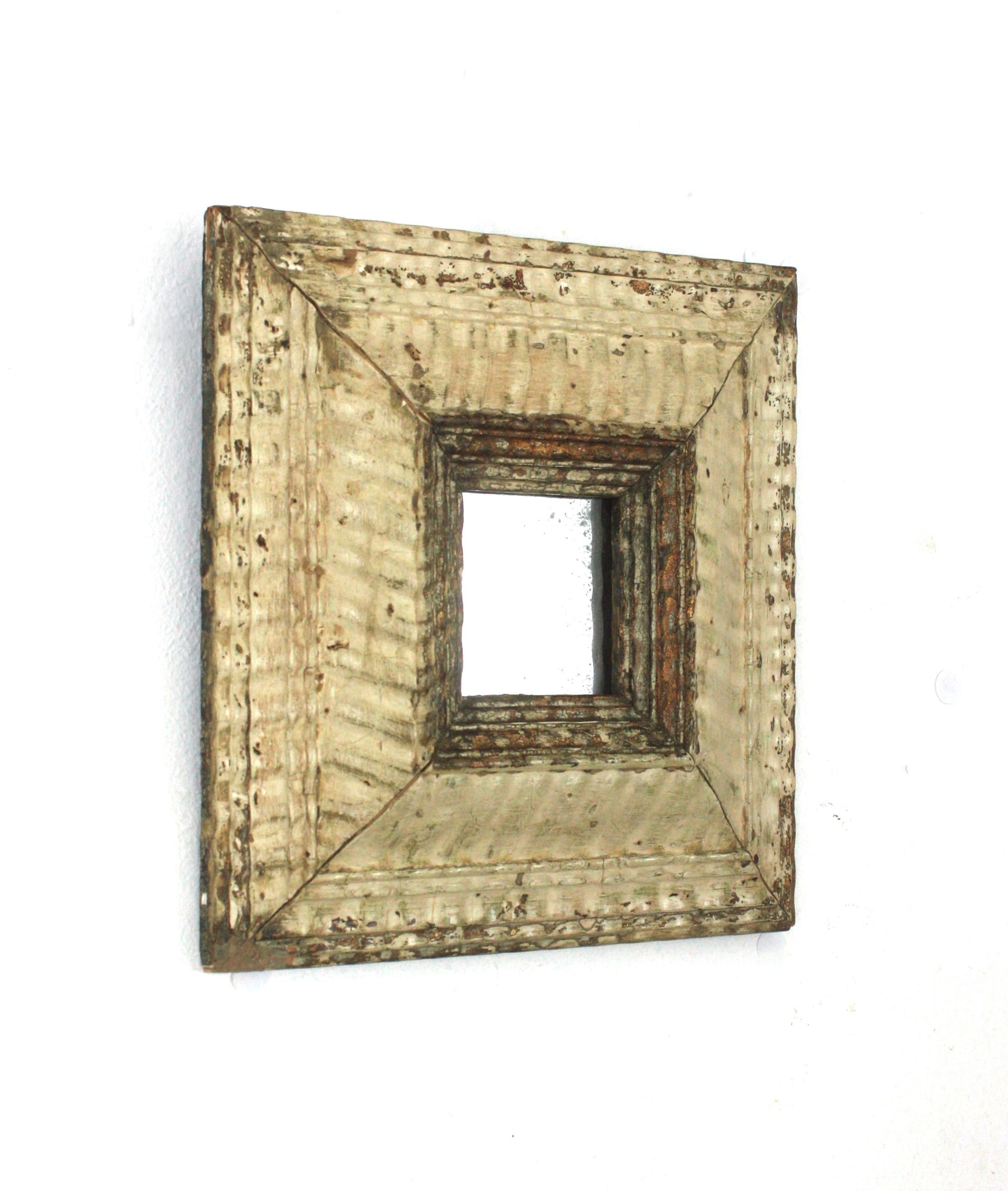 Petit miroir colonial espagnol en Wood Wood sculpté et Patina beige, 1940 Bon état - En vente à Barcelona, ES