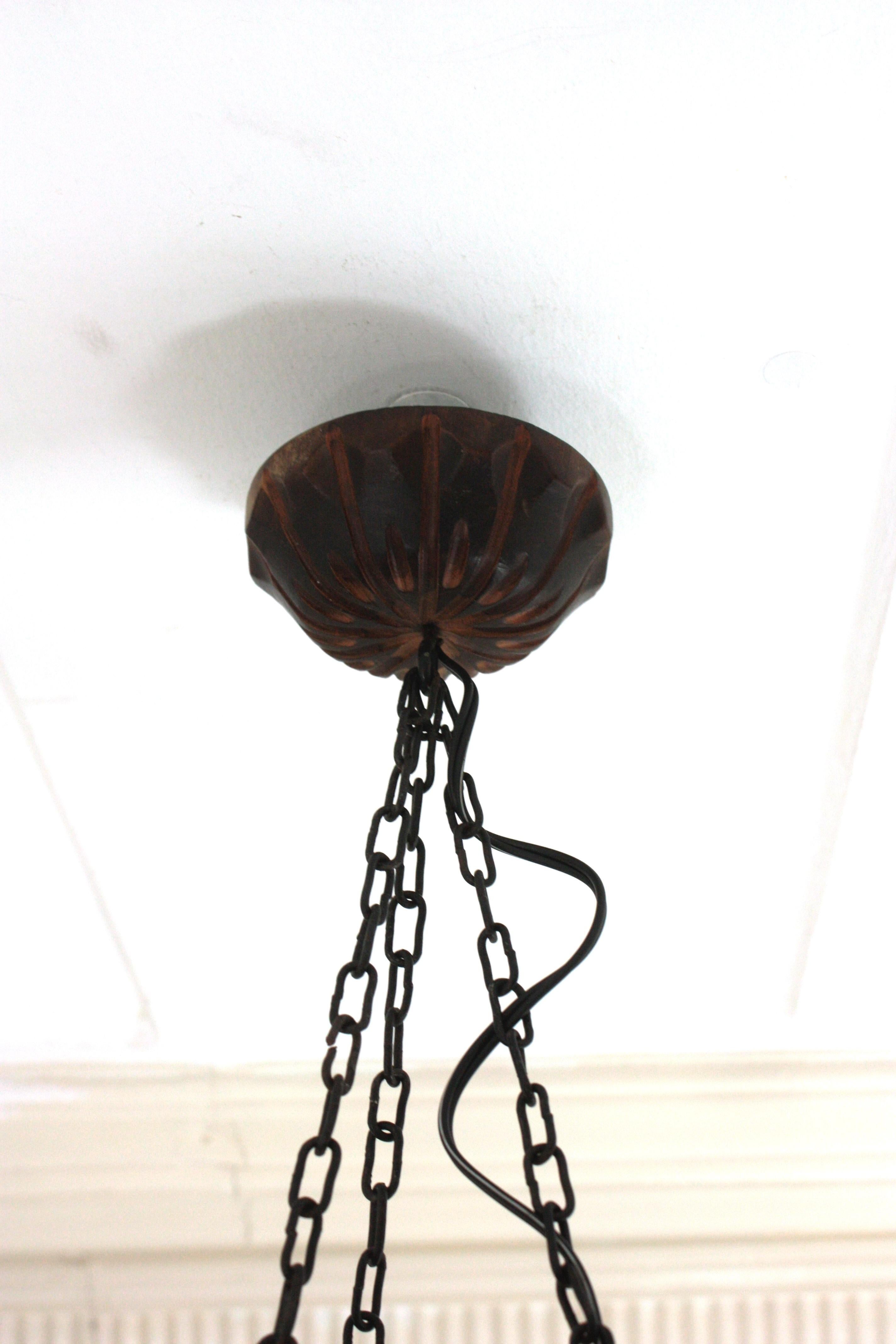 Lampe pendante à étoile en bois sculpté de style colonial espagnol, années 1940 en vente 10