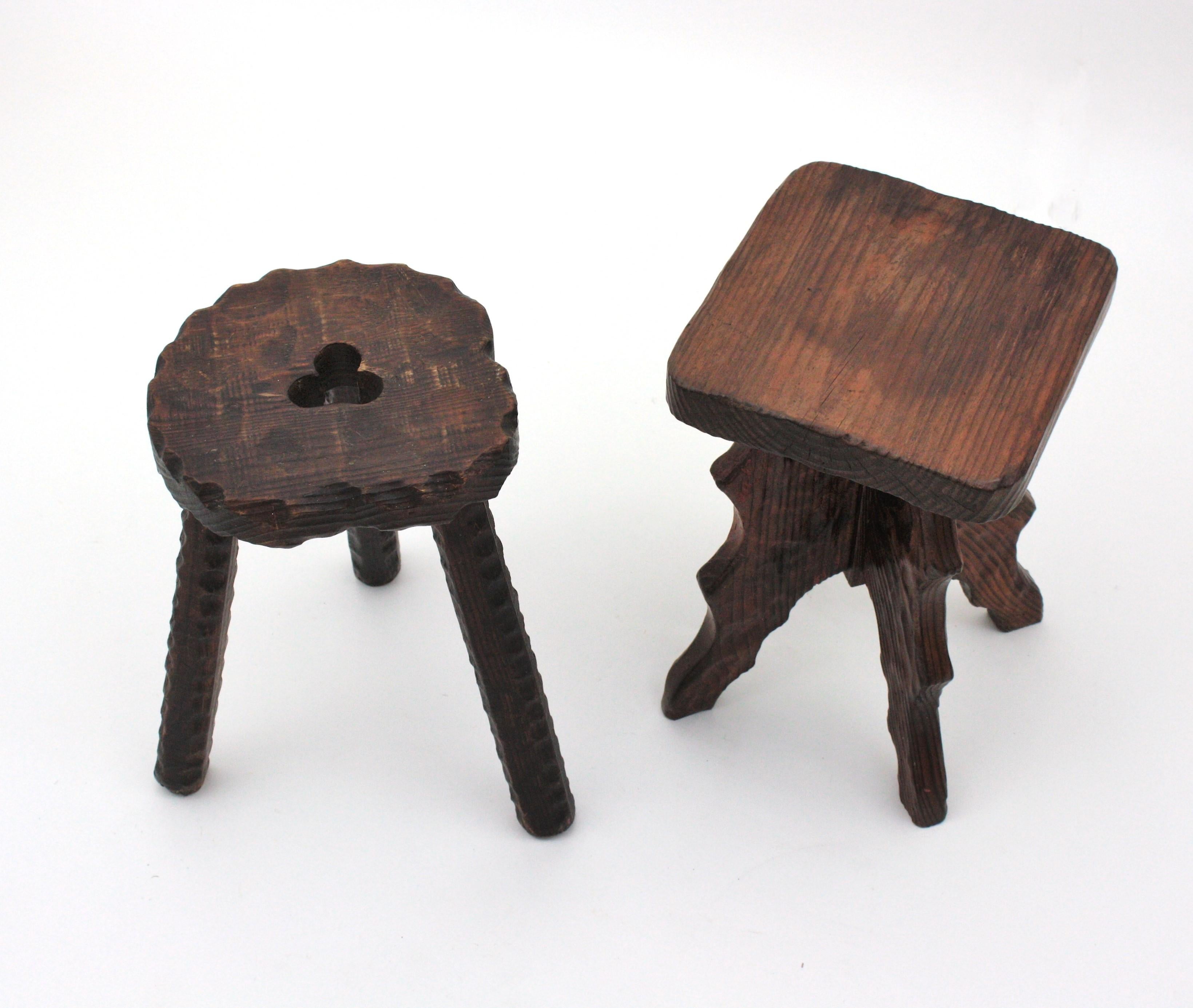 Tabouret/table d'appoint colonial espagnol en bois sculpté, années 1940 en vente 8