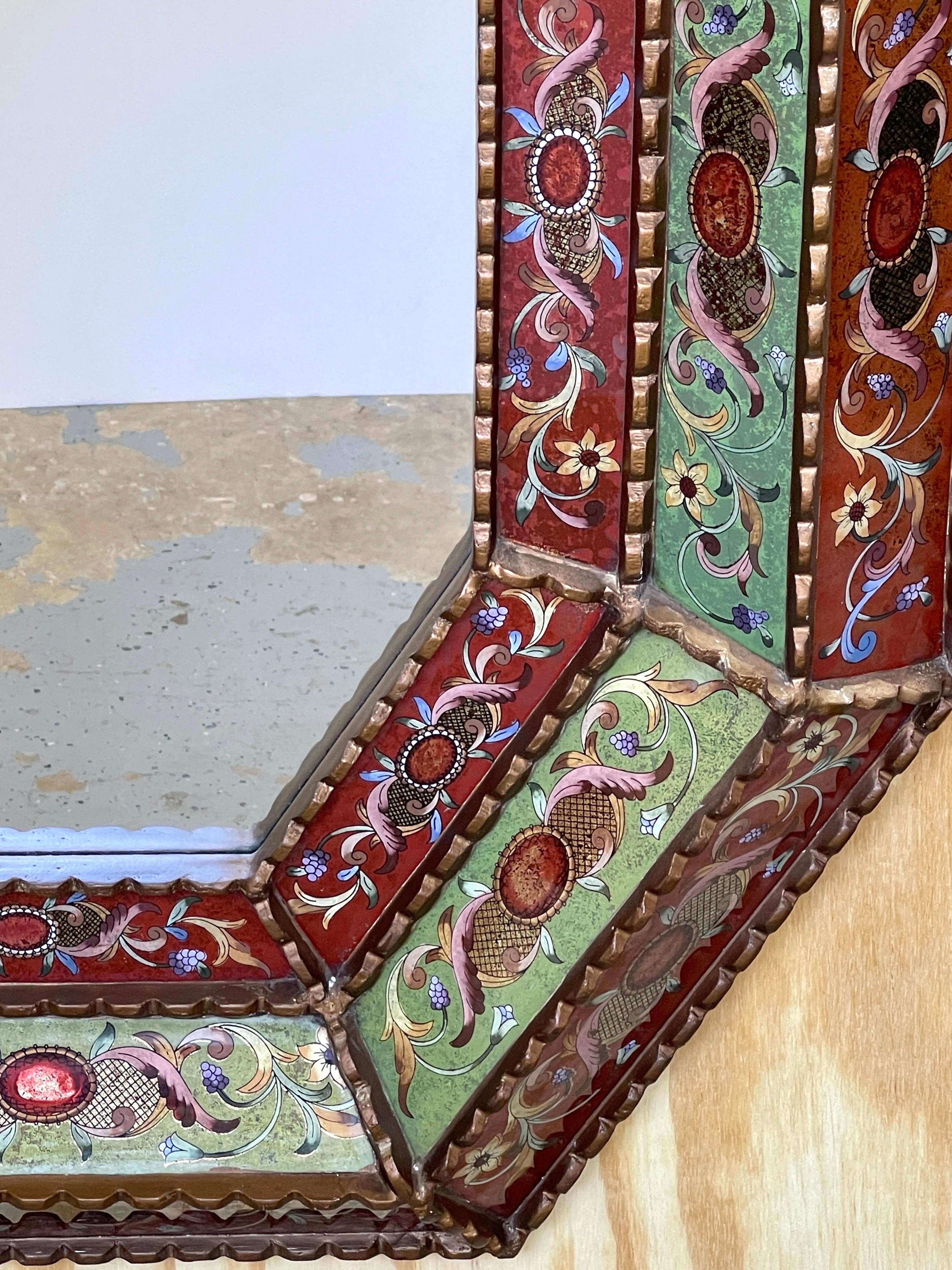 Miroir de style colonial espagnol en bois doré et verrre églomisé en vente 3