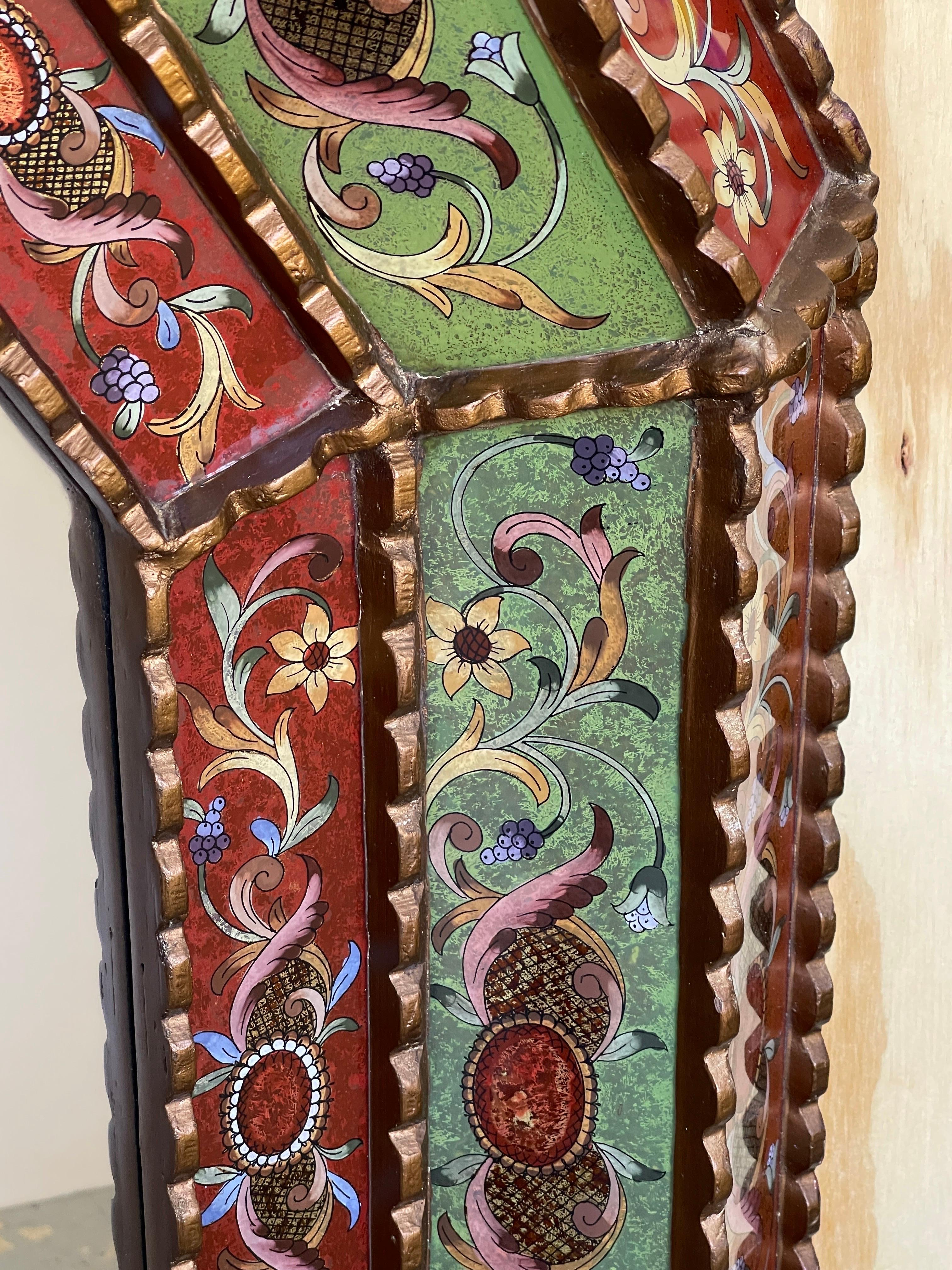 Péruvien Miroir de style colonial espagnol en bois doré et verrre églomisé en vente