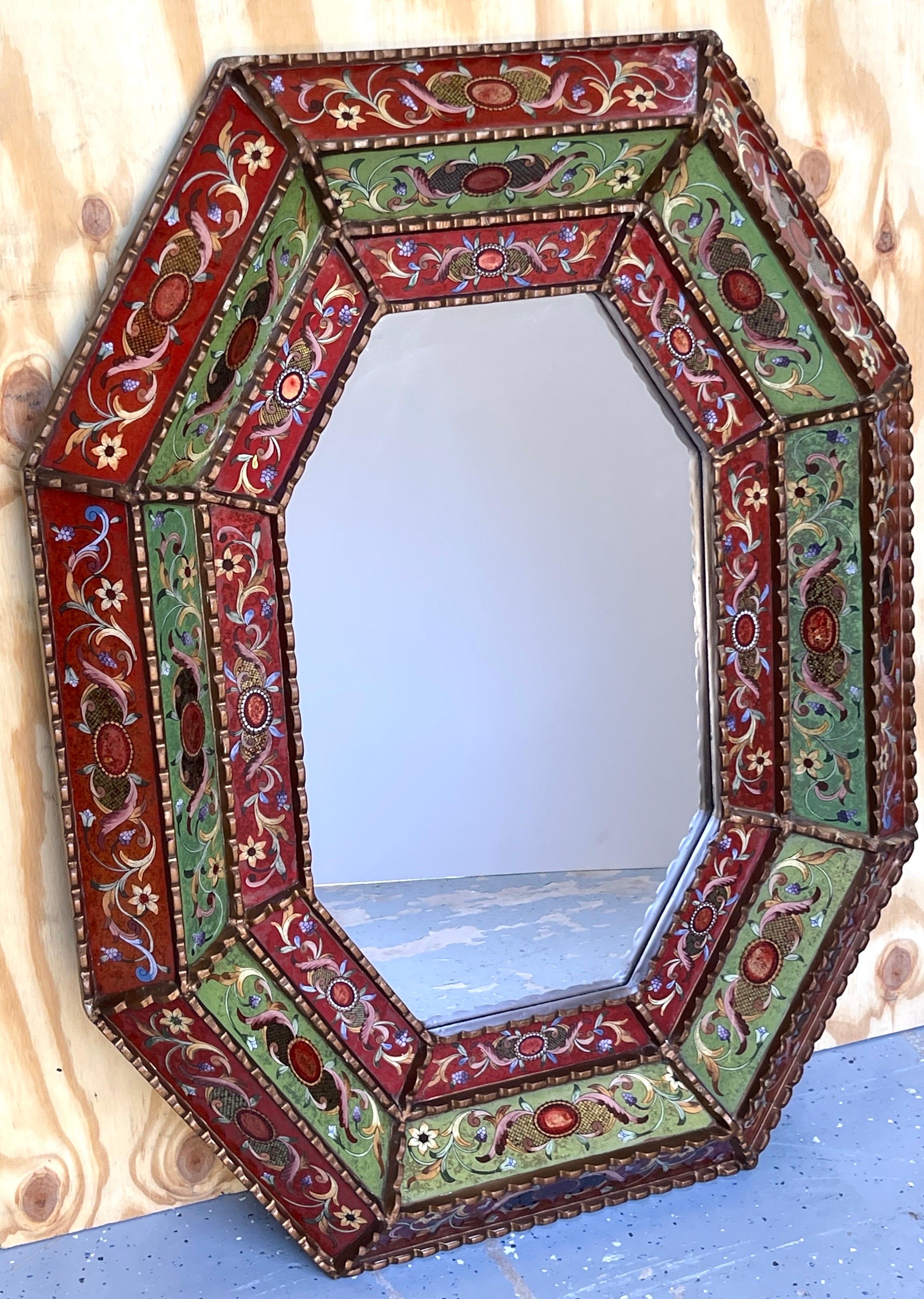 Verre Miroir de style colonial espagnol en bois doré et verrre églomisé en vente
