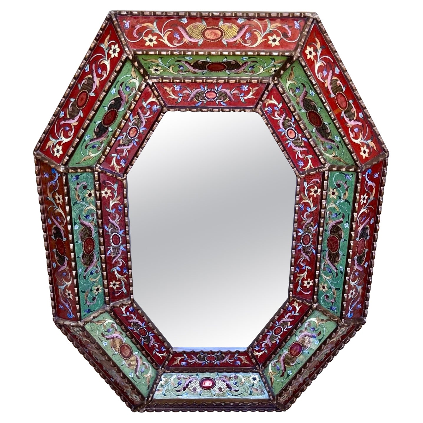Miroir de style colonial espagnol en bois doré et verrre églomisé en vente