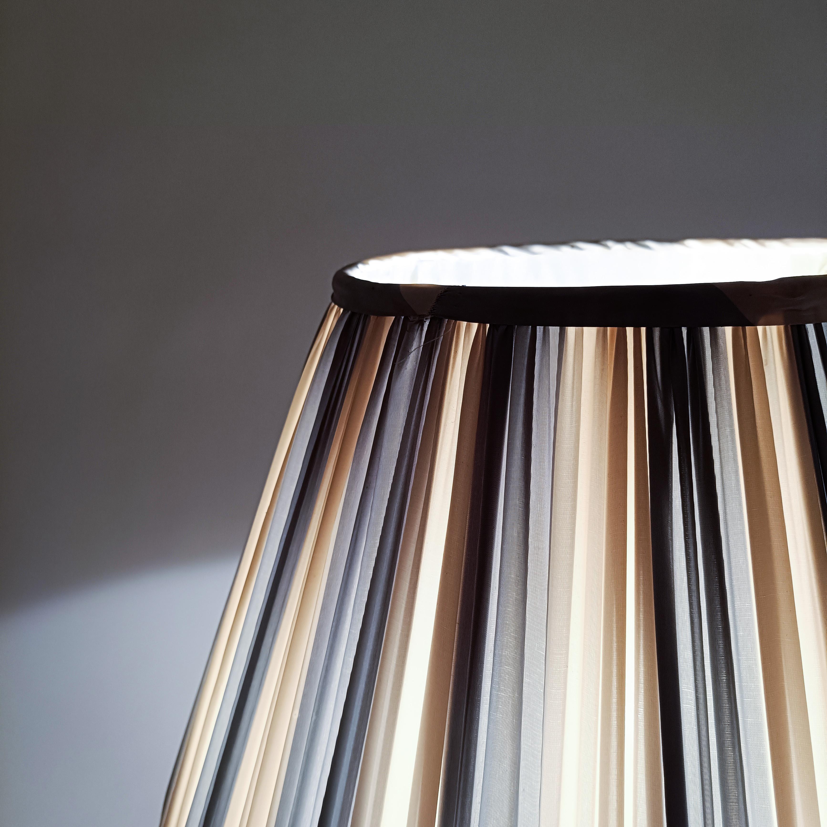 Spanish Colonial style. Handmade ceramic table lamp from Manises, Spain, 1960s For Sale 7