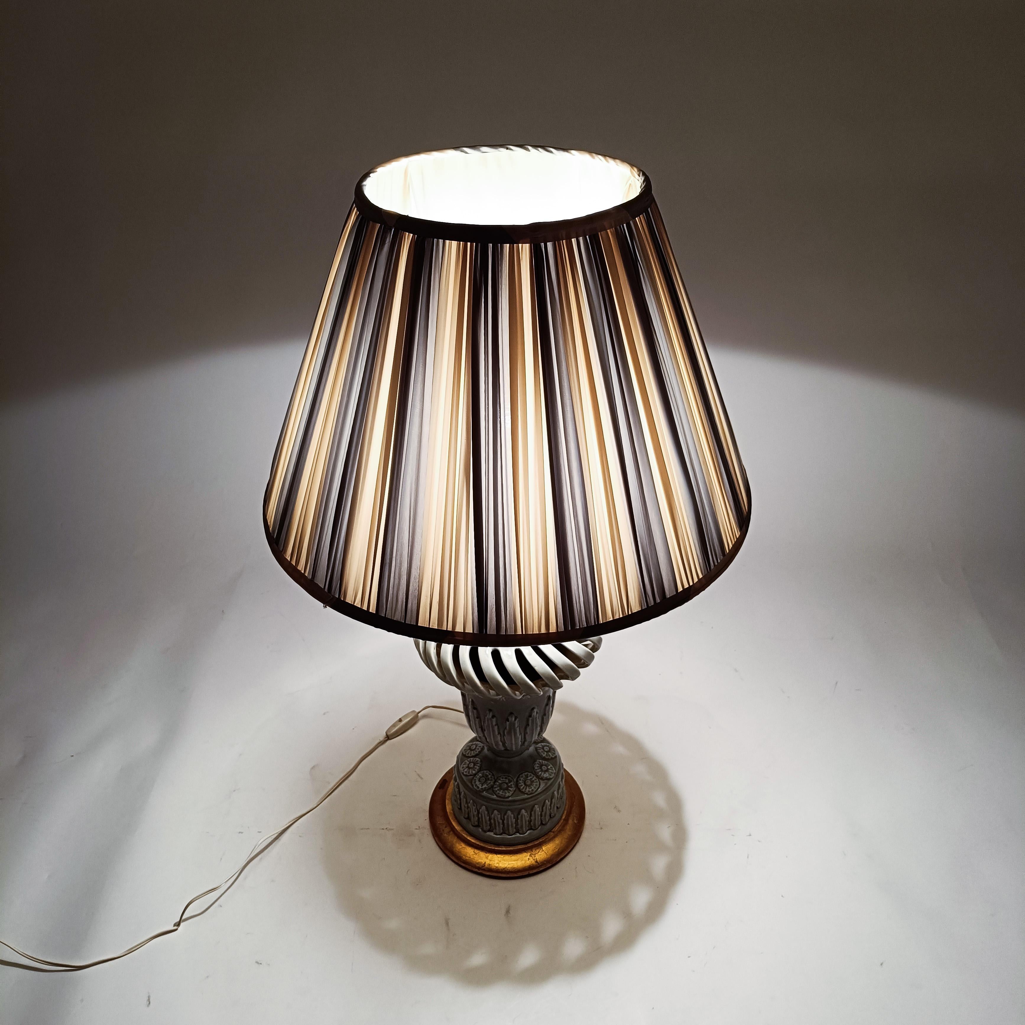 Spanish Colonial style. Handmade ceramic table lamp from Manises, Spain, 1960s For Sale 3