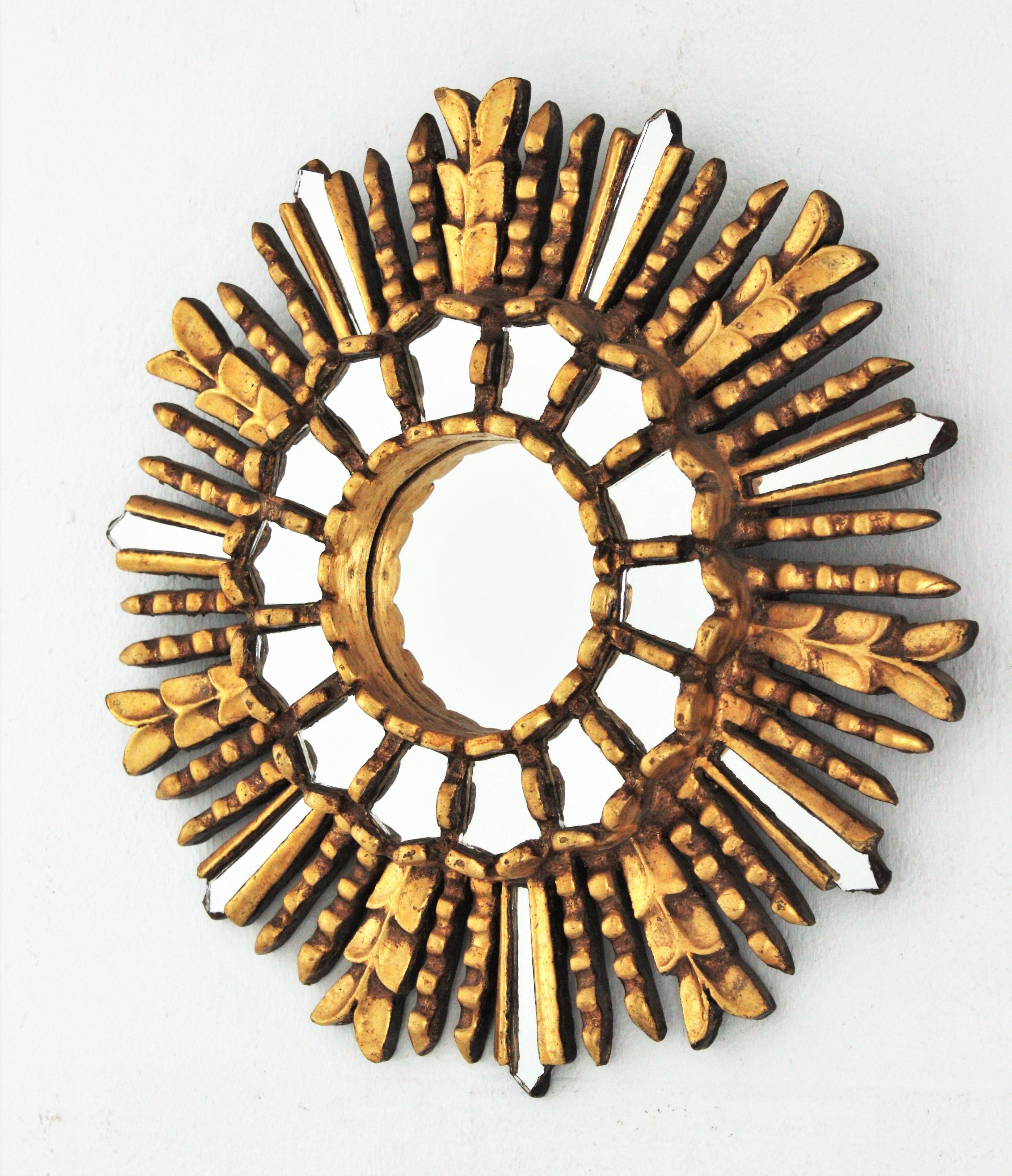 Sunburst Mirror in Giltwood with Mirror Insets, 1950s For Sale 3