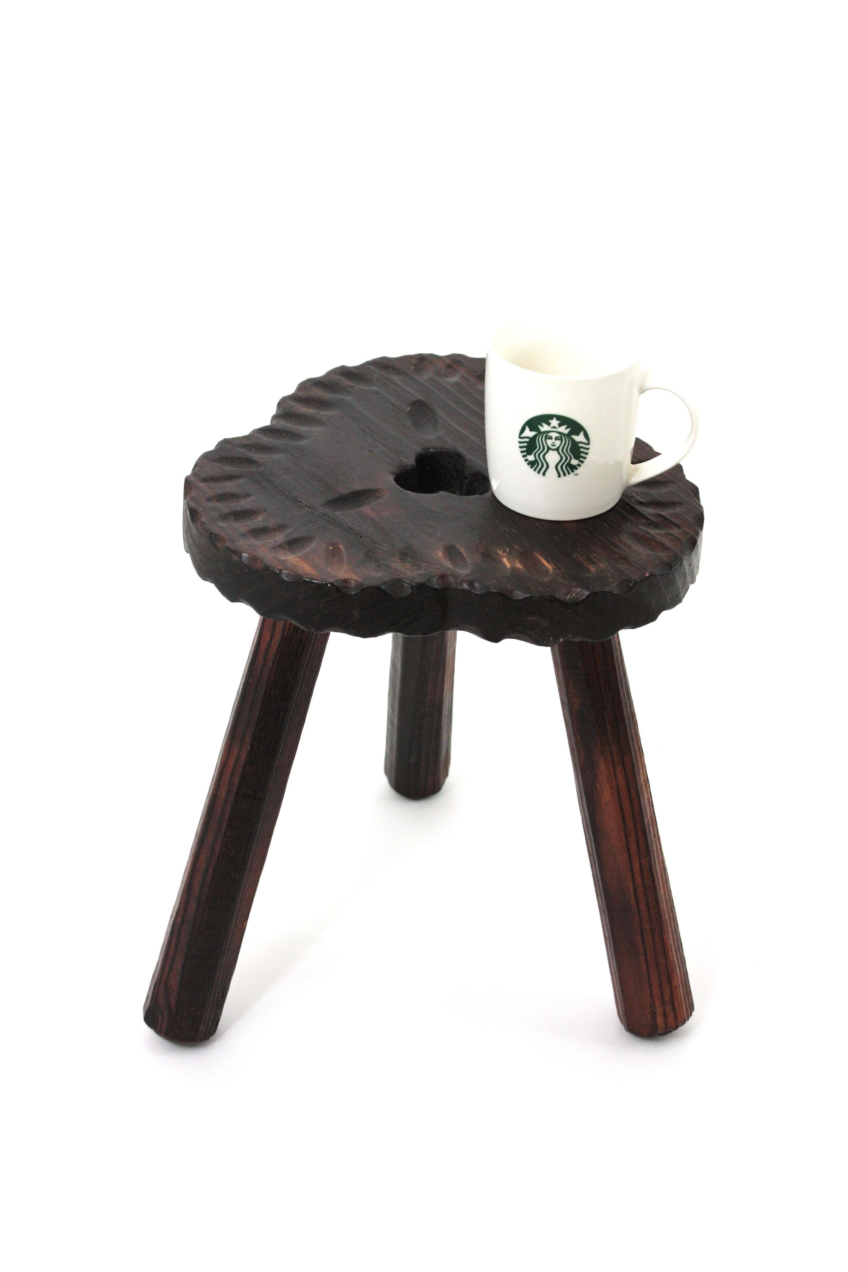 Spanish Colonial Tripod Stool / Side Table in Carved Wood, 1950s For Sale 11