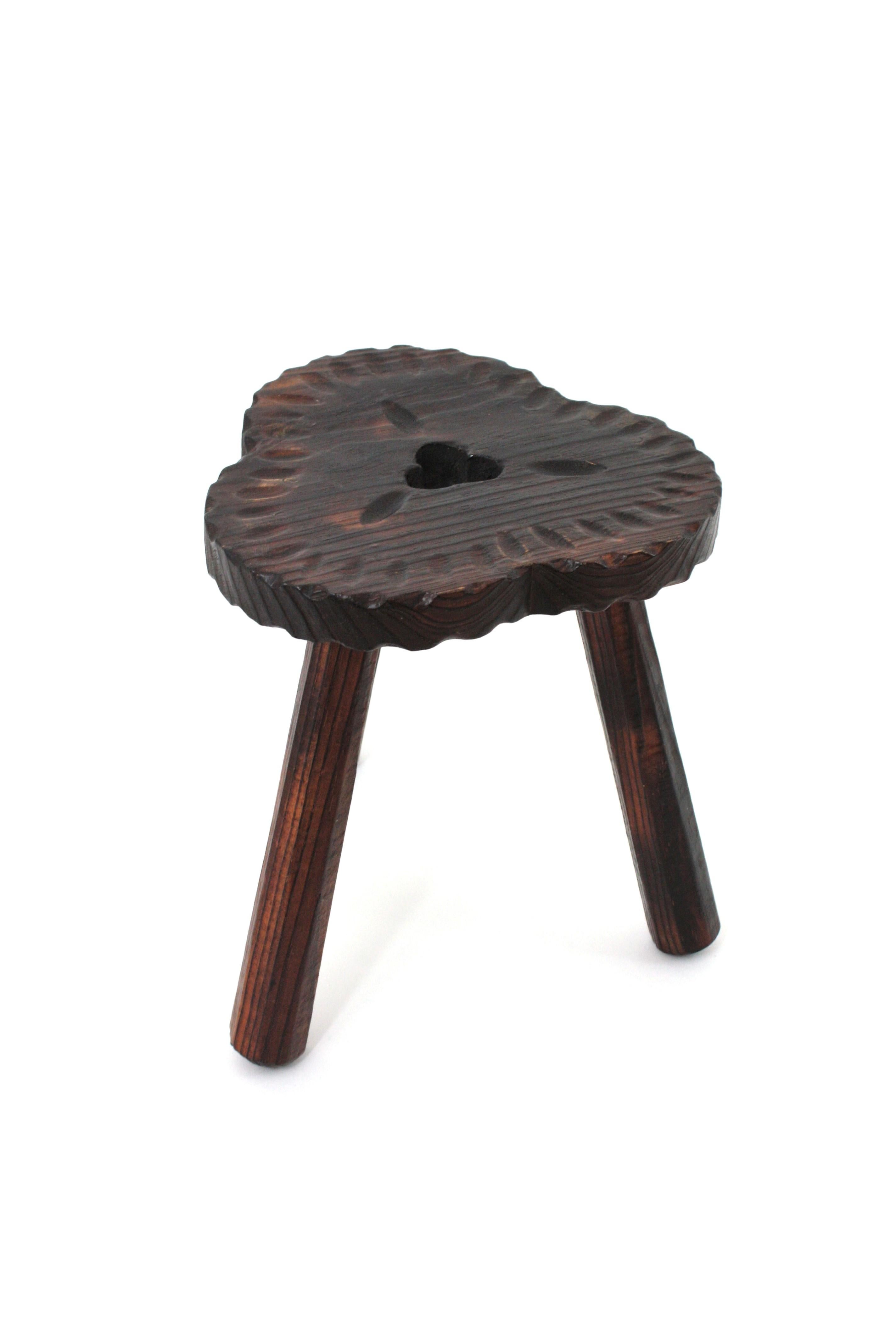 Hand-Crafted Spanish Colonial Tripod Stool / Side Table in Carved Wood, 1950s For Sale