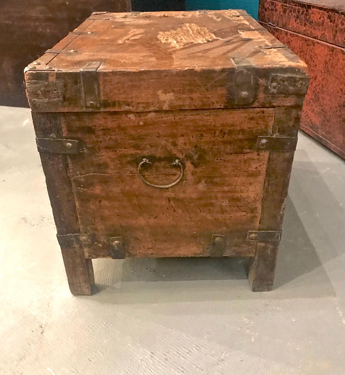Spanish Colonial Trunk, 19th Century In Good Condition In Pasadena, CA