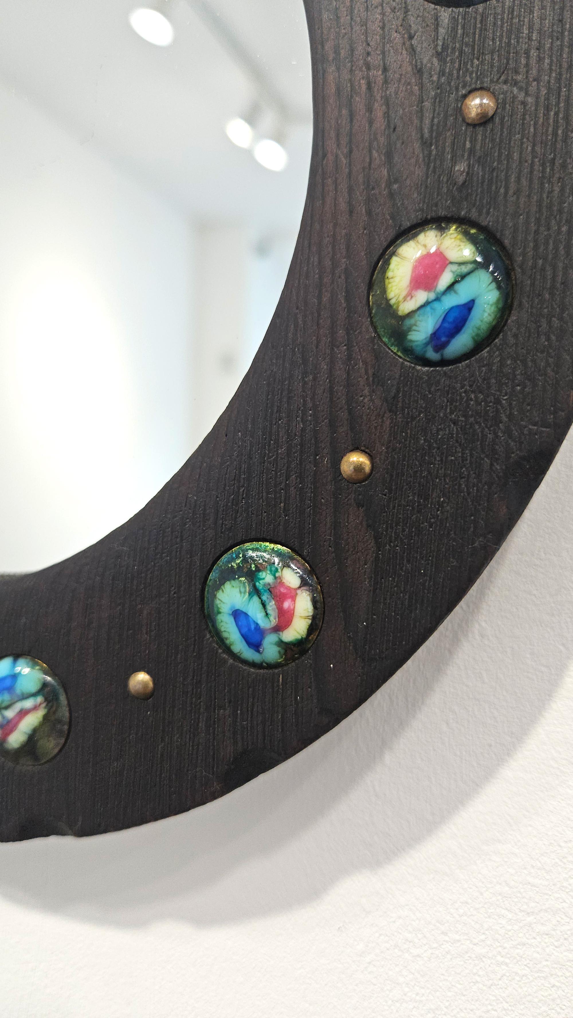 20ième siècle Miroir colonial espagnol en Wood avec émaux par Capo Esmaltes, Espagne, c. 1960 en vente
