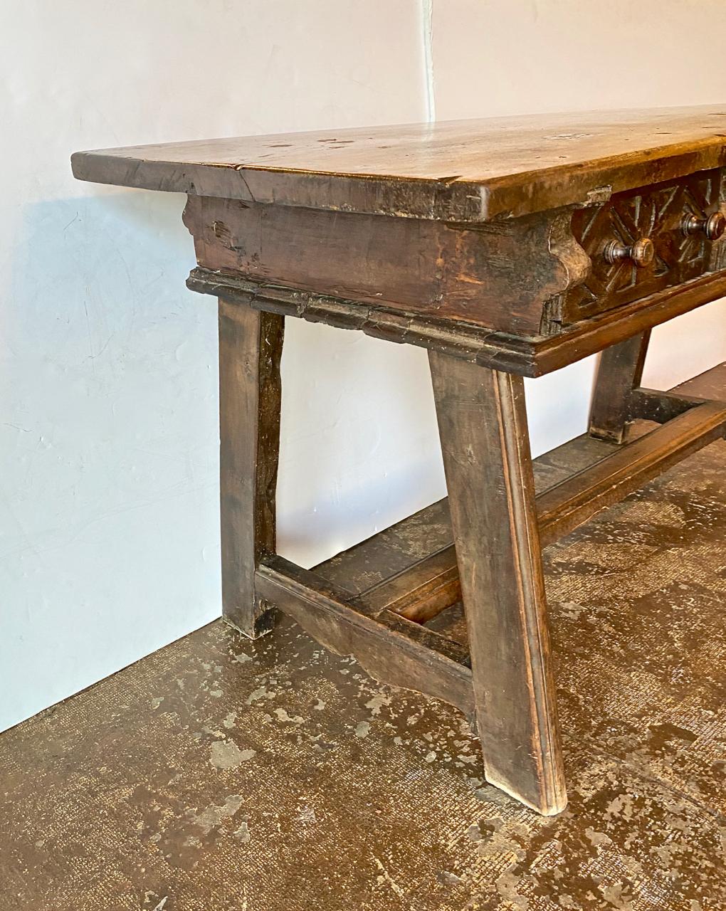 Table à écrire/console coloniale espagnole, vers XVIII-XIXe siècle Bon état - En vente à Pasadena, CA
