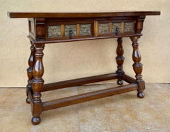 Spanish Console Table From The Early 20th Century With 2 Drawers And Turned Legs