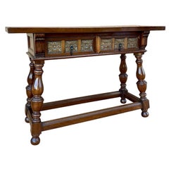 Spanish Console Table From The Early 20th Century With 2 Drawers And Turned Legs