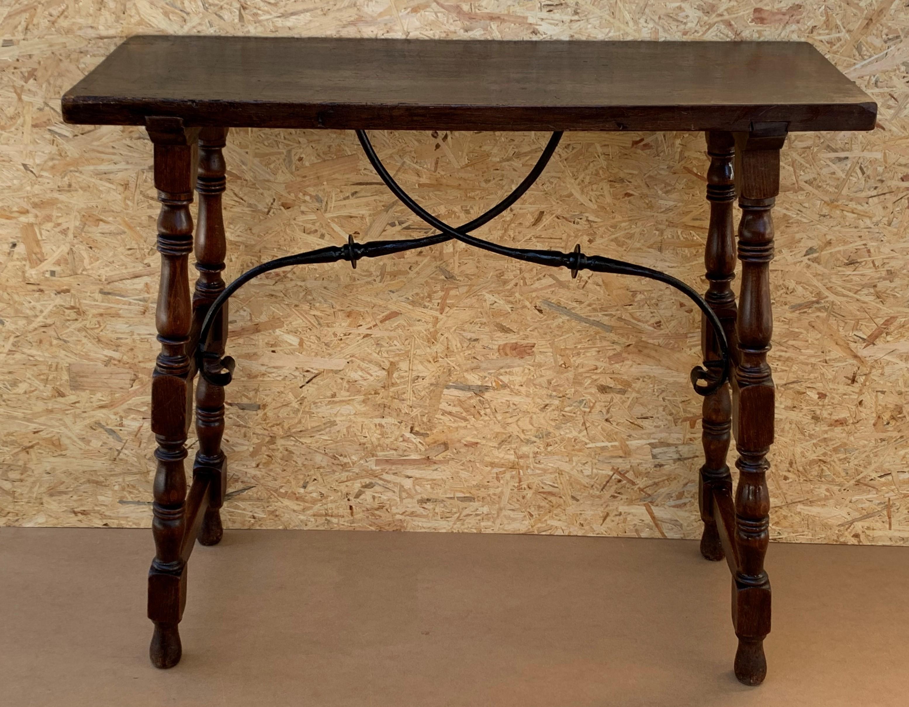 19th Century Spanish Console Table with Iron Stretcher and Shaped Legs, Side Table, Baroque