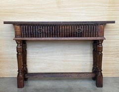 Table console espagnole avec deux tiroirs sculptés, années 1900