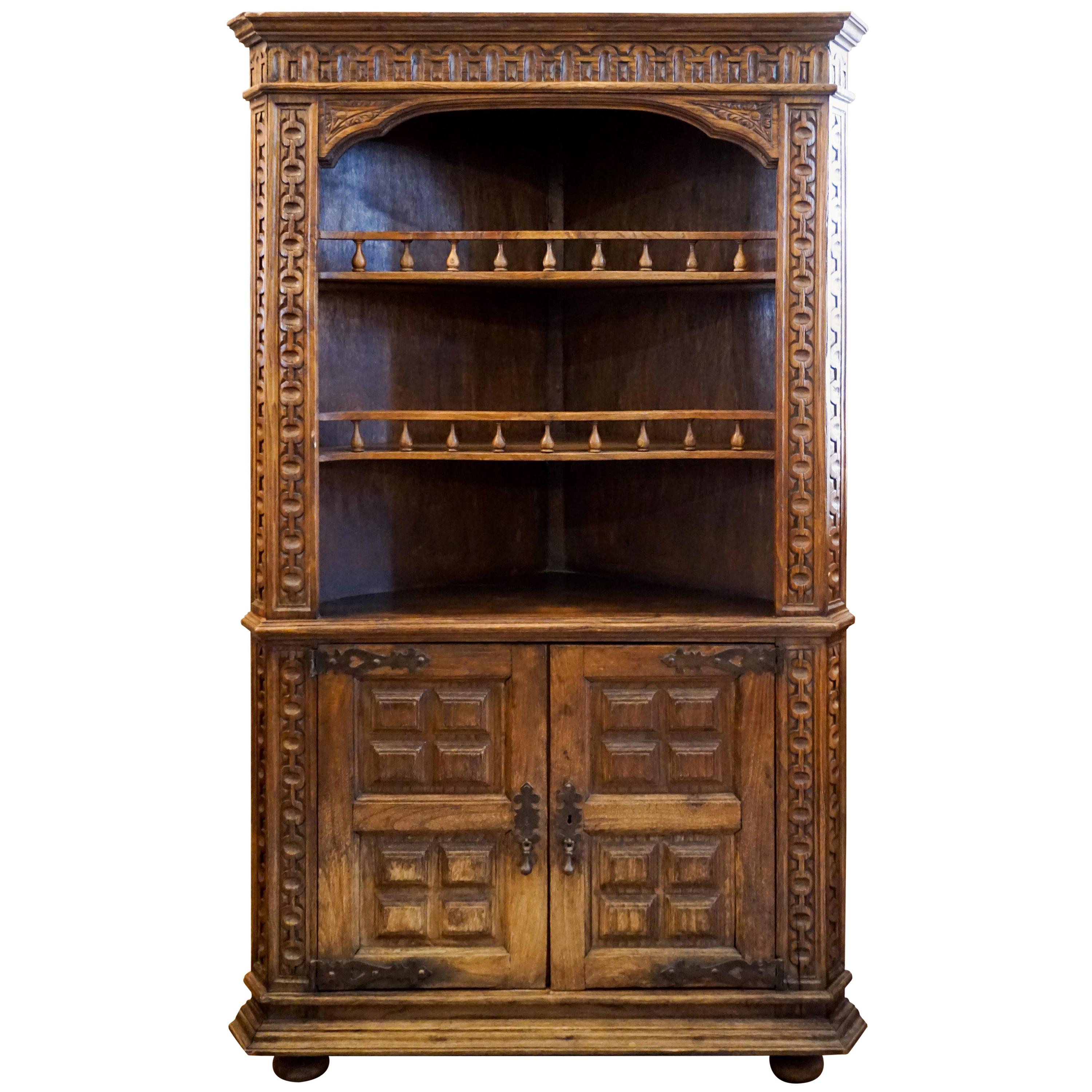 Spanish Corner at 1stDibs