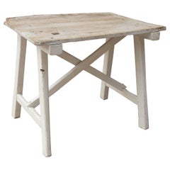Table d'appoint de style campagnard espagnol en bois peint en blanc