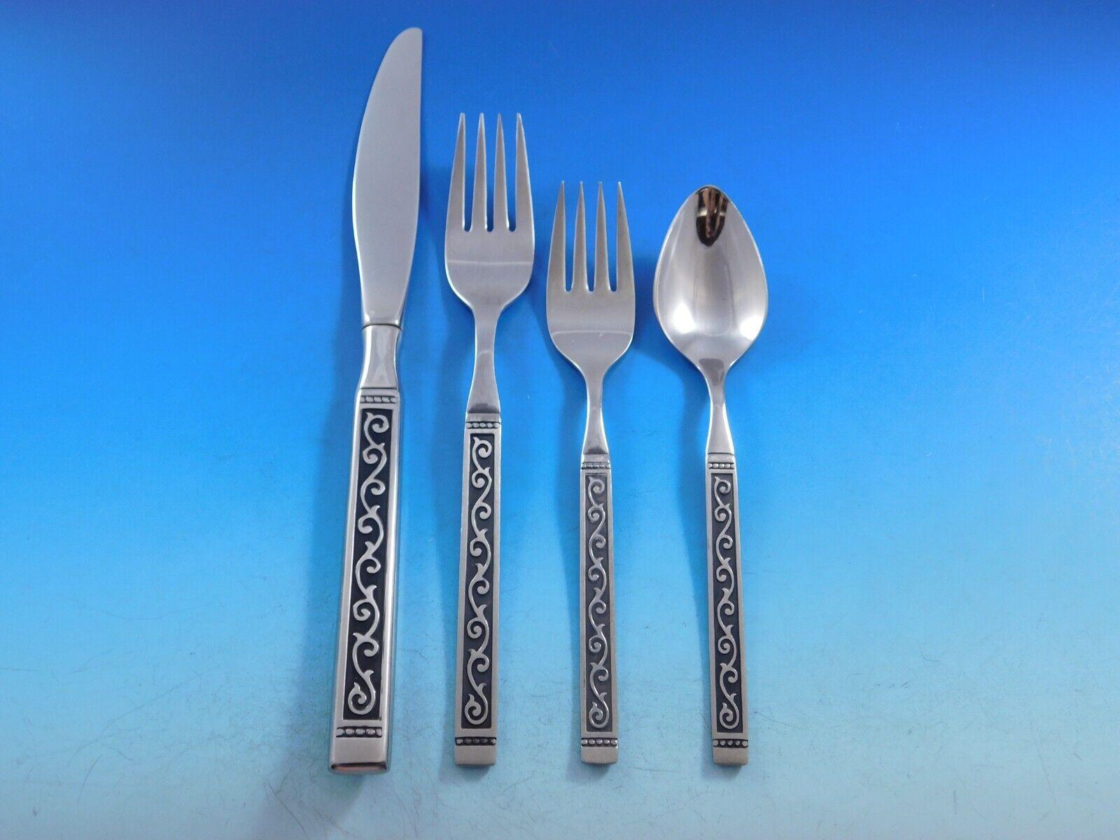Spanish Court by Oneida Stainless Steel Flatware Set for 12 Service 96 pieces In Excellent Condition In Big Bend, WI