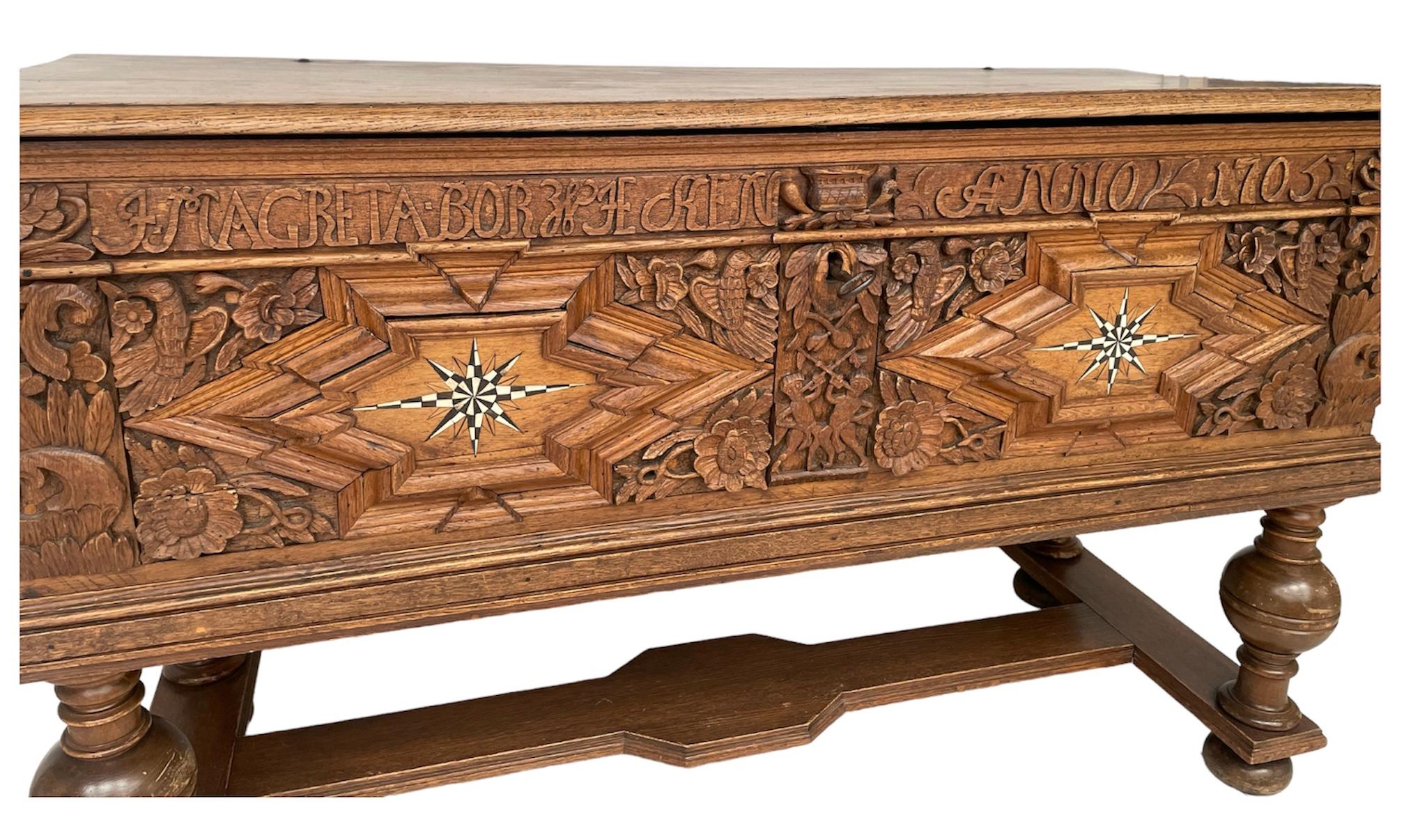 Beautiful hand-detailed table from the 18th century from Spain.