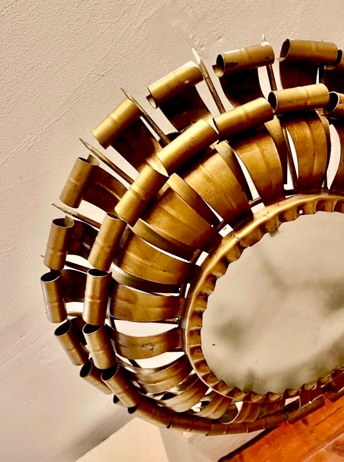 Couronne espagnole Sunburst 3 unités encastré XL métal doré , circa 1950 en vente 2